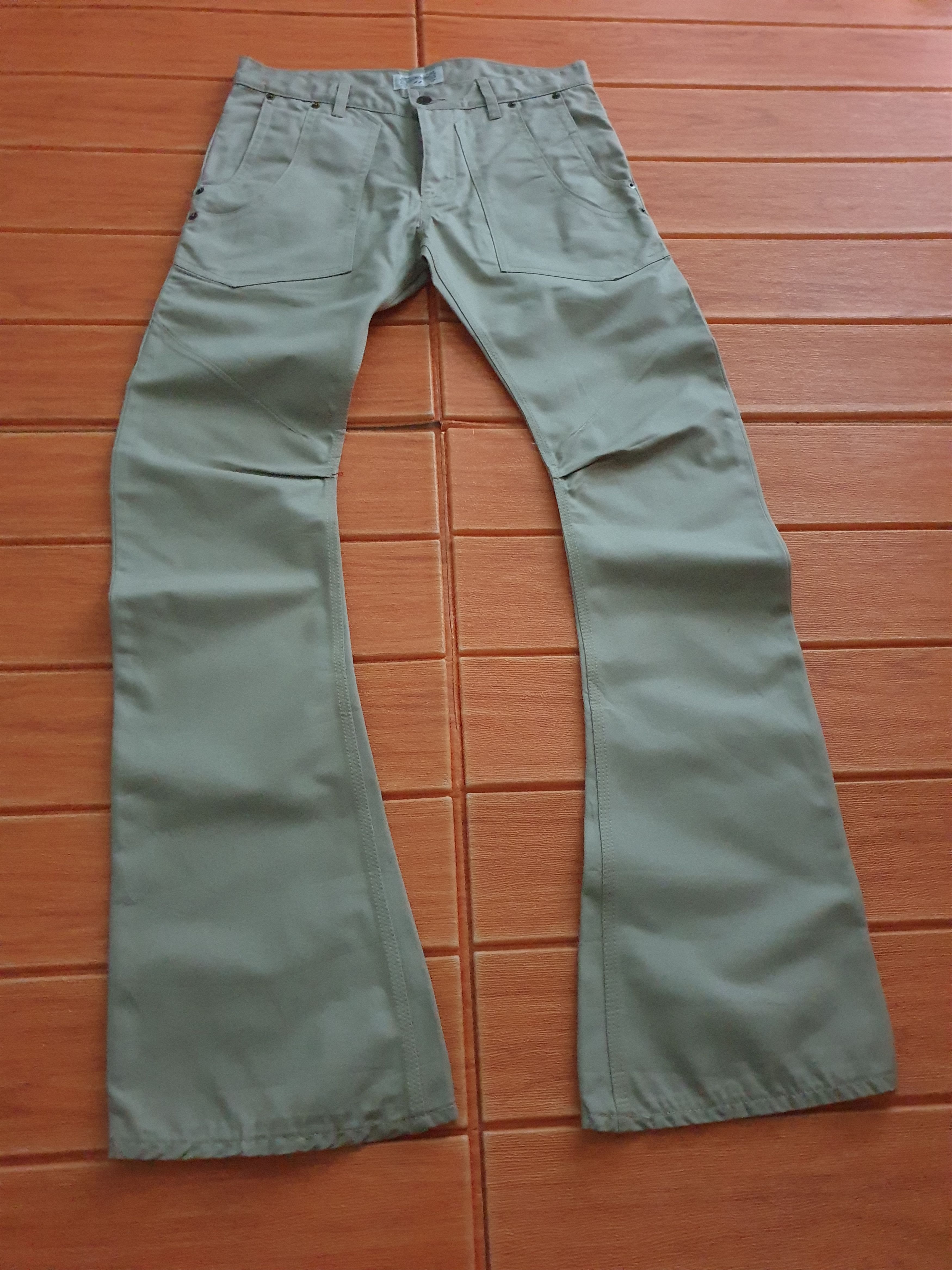 Japanese Brand 💥No crossing Japanese brand beige colour Pant Size US 31 - 5 Thumbnail