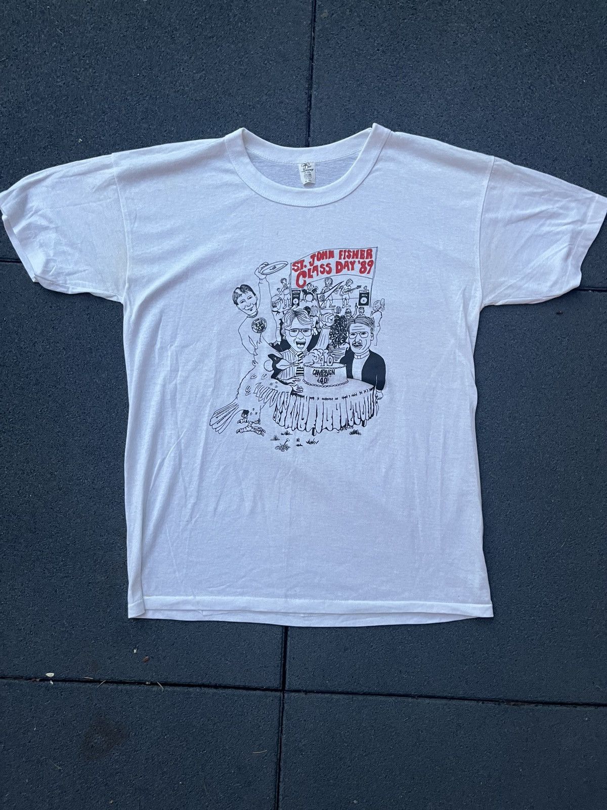 Other 89’ VINTAGE Graphic tee Size US XL / EU 56 / 4 - 1 Thumbnail