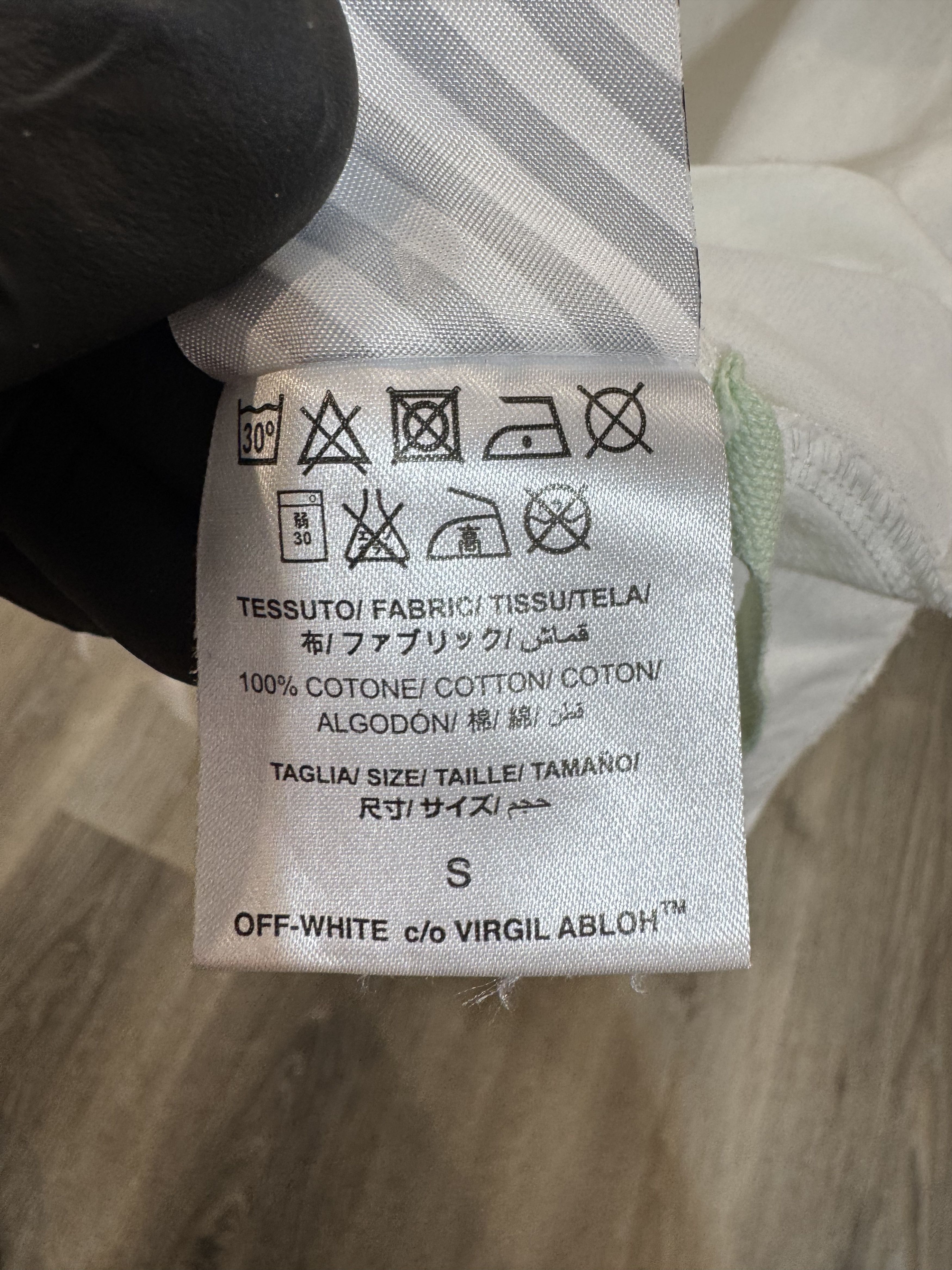 Off-White Off-White by Virgil Albloh, font Charaf Tajer Size US S / EU 44-46 / 1 - 7 Thumbnail