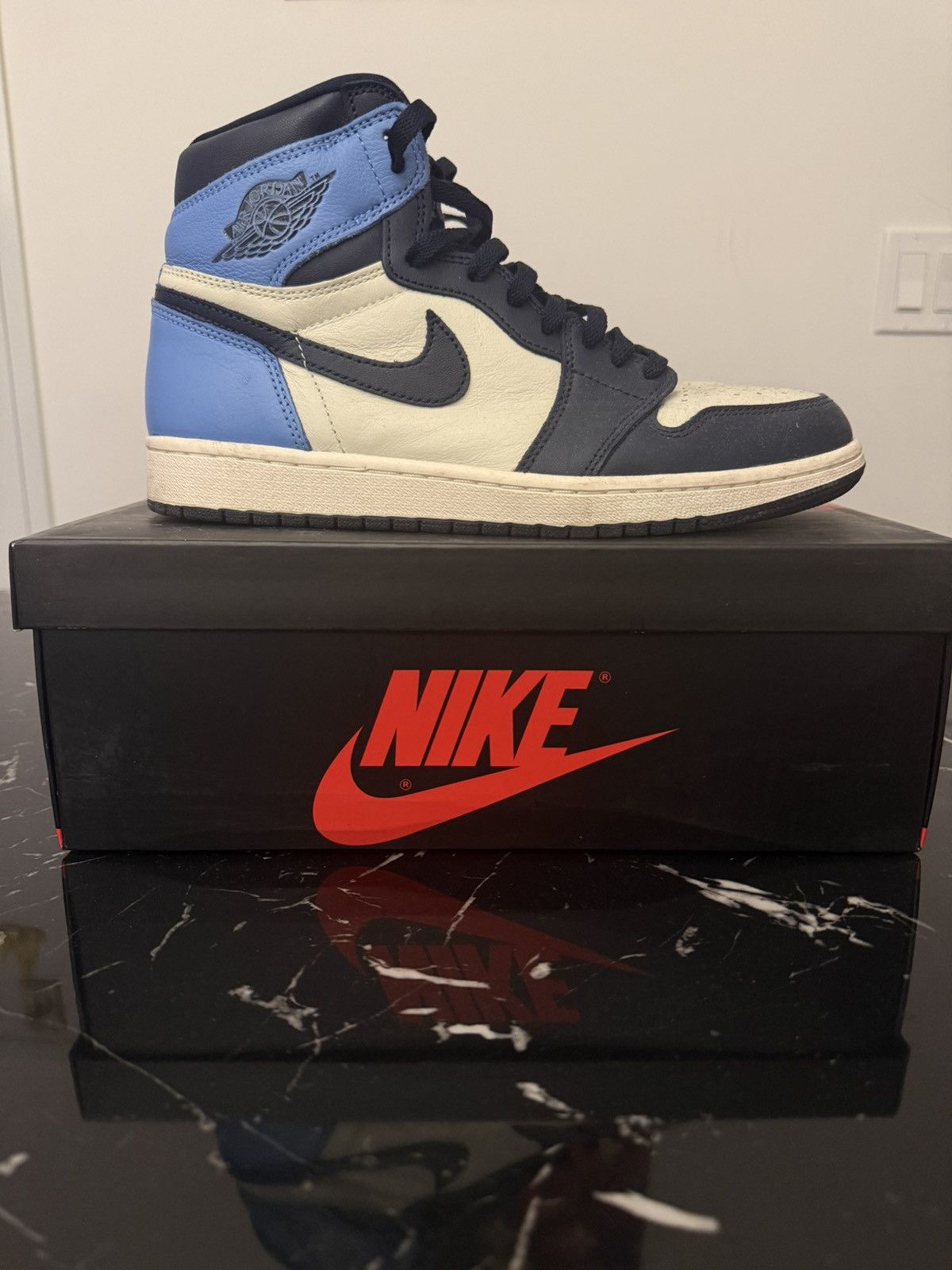 Nike Air Jordan 1 Retro High OG 'Obsidian' (2019) Size US 9.5 / EU 42-43 - 8 Thumbnail