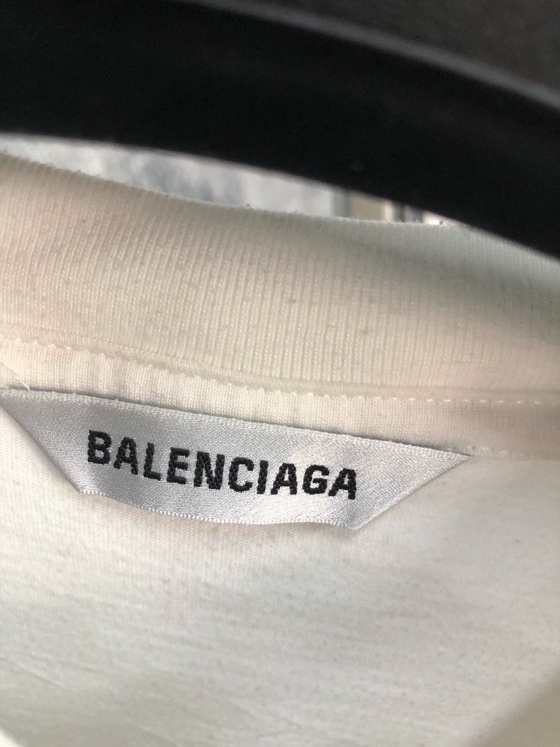 Balenciaga Balenciaga White seven-language short sleeves Size US M / EU 48-50 / 2 - 2 Thumbnail