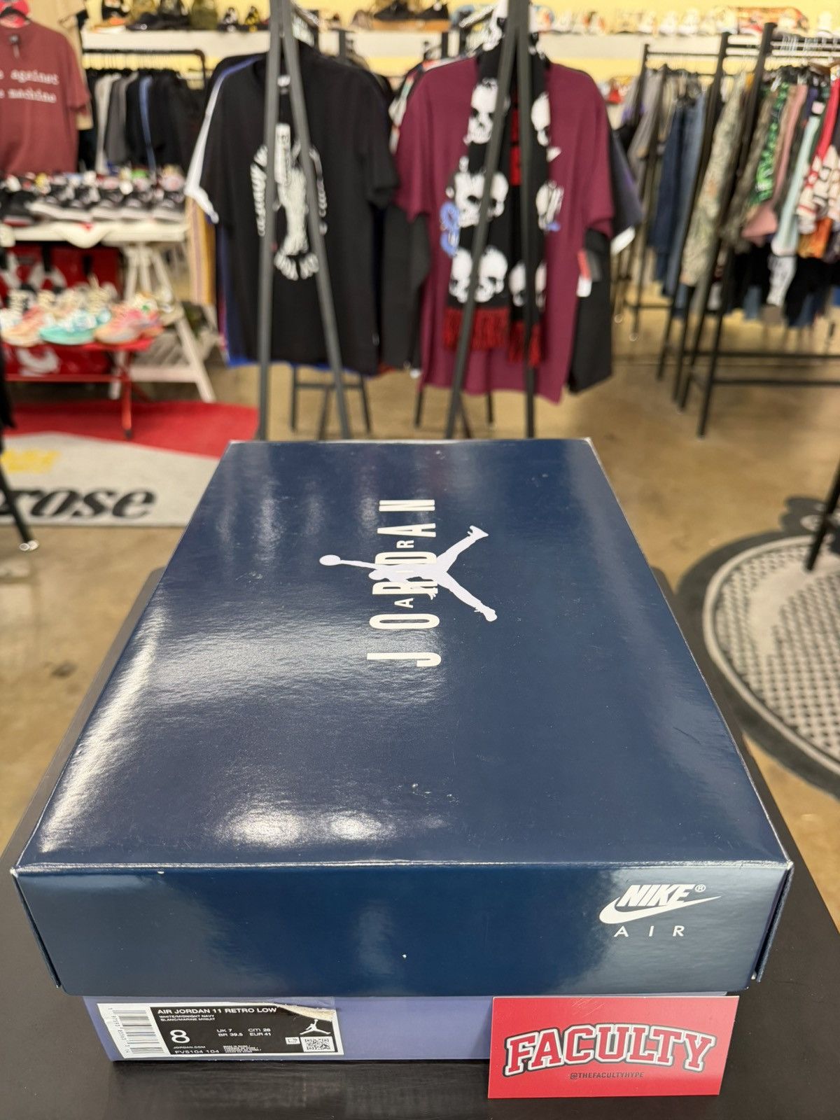 Jordan Brand Air Jordan 11 Low Diffused Blue Size 8 (2024) Size US 8 / EU 41 - 13 Thumbnail