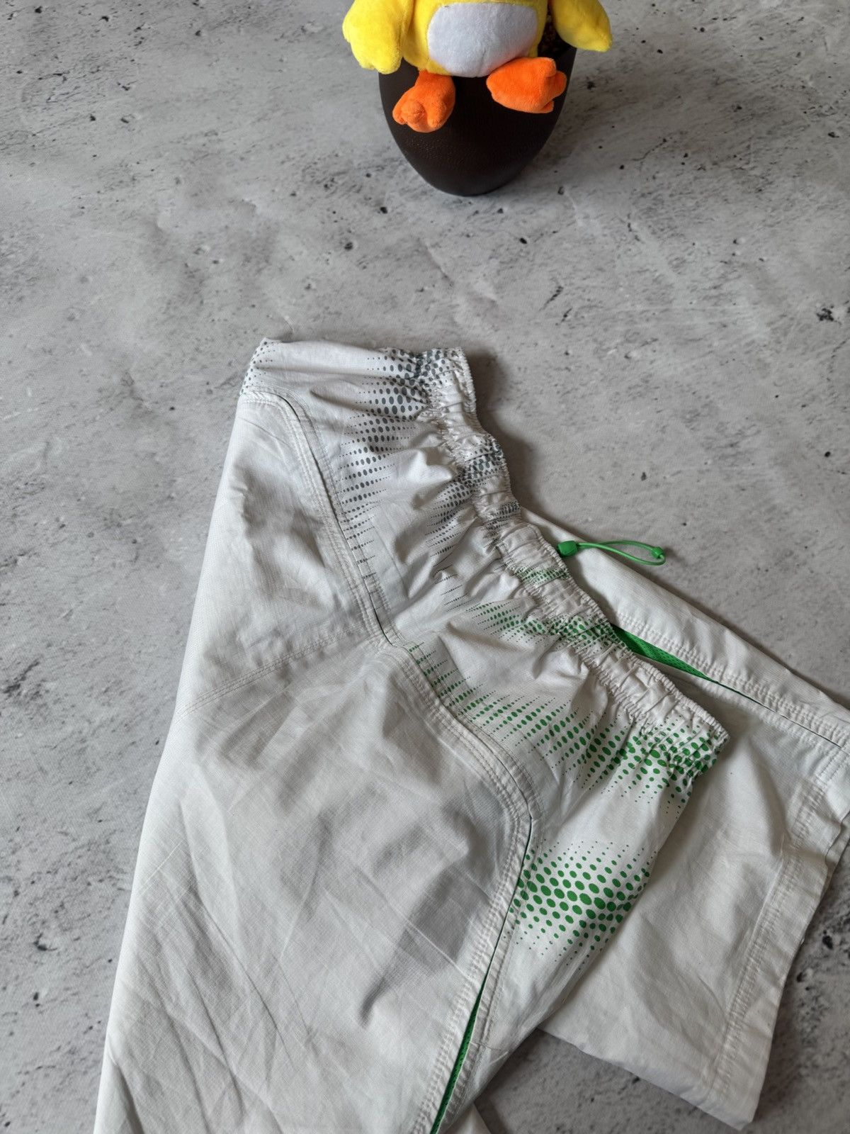Nike × Vintage NIKE TN PLUS VINTAGE BASIC LOGO NYLON OVERSIZE BAGGY SHORTS Size US 34 / EU 50 - 6 Thumbnail