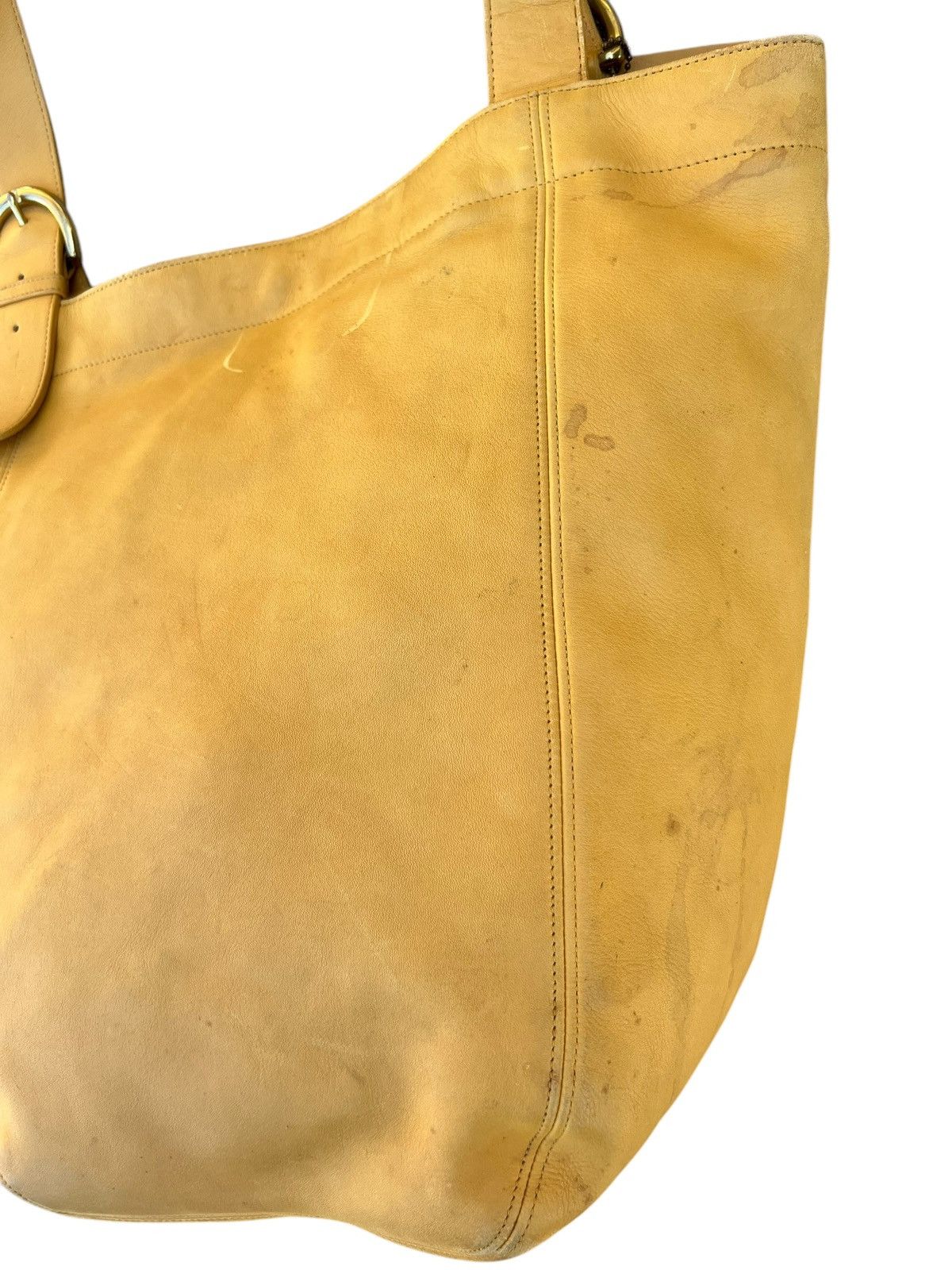 Leather Vintage 90s COACH Scratches Stains Patina Leather Tote Bag Size ONE SIZE - 9 Thumbnail