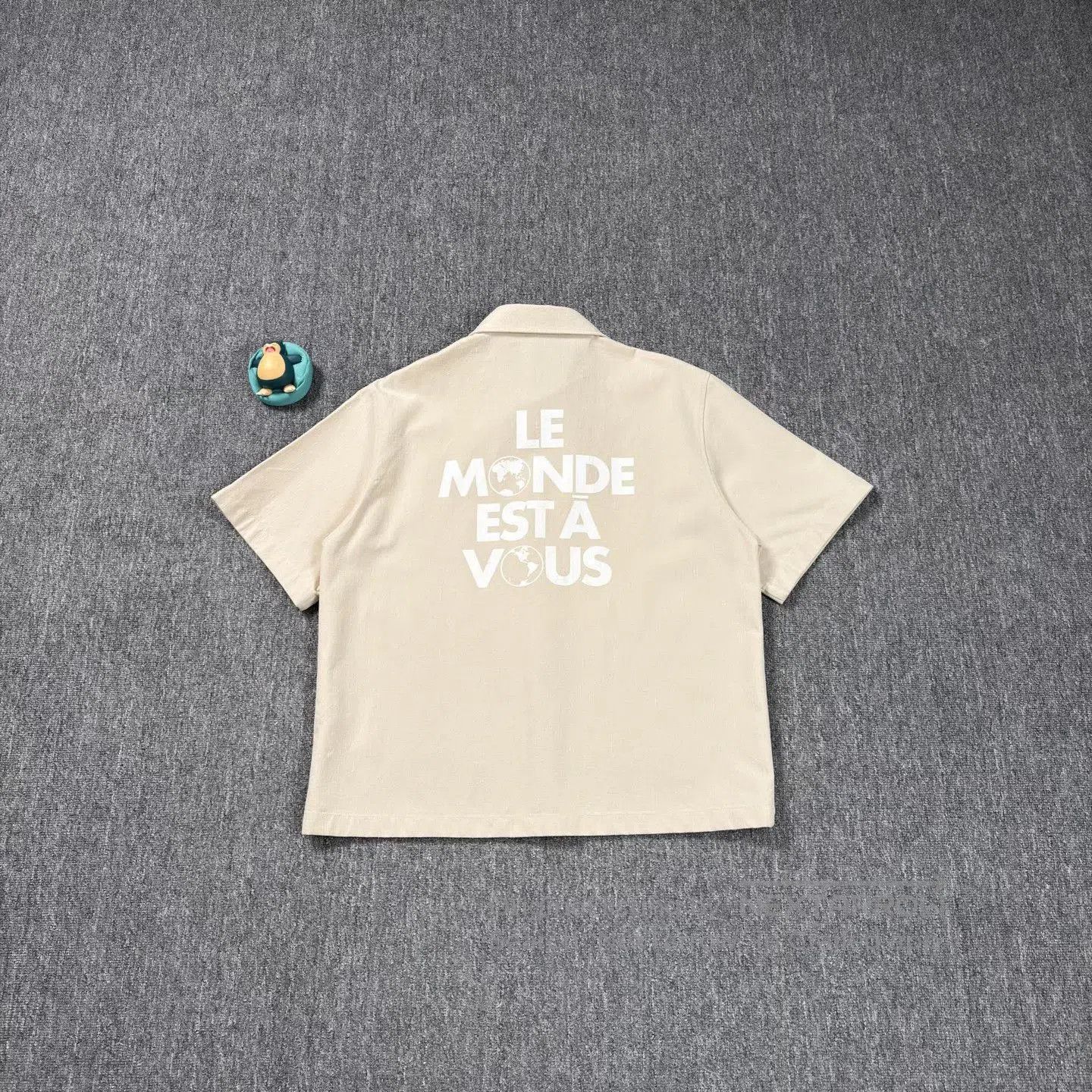 Louis Vuitton LV 25 Beige Leather Logo Short-Sleeve Shirt. Size US L / EU 52-54 / 3 - 2 Thumbnail