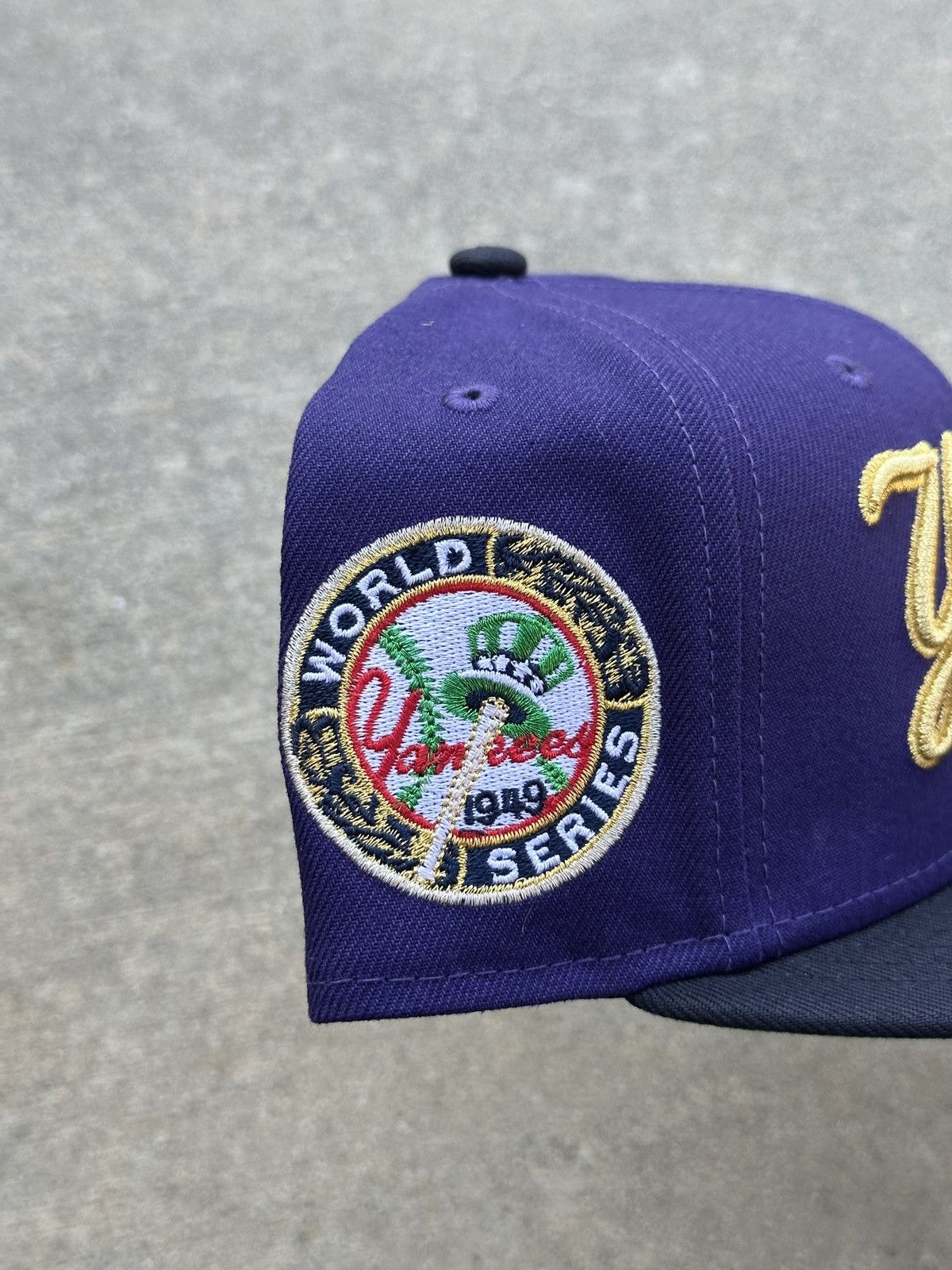MLB × New Era New York Yankees tvb Chandelier Two Tone Fitted Hat 7 1/4 NY Size ONE SIZE - 2 Thumbnail