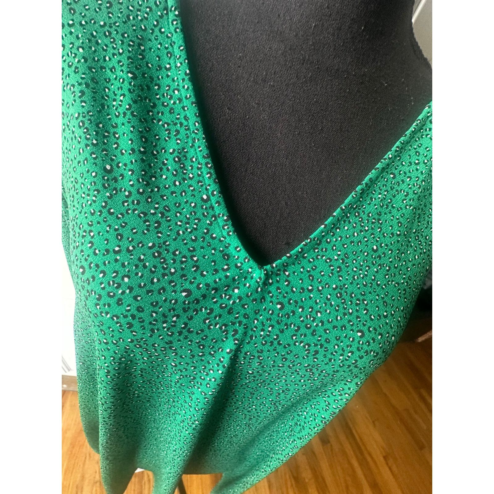 Adrianna Papell Adrianna Papell Green V-Neck Blouse – Long Sleeve Size XXL / US 16-18 / IT 52-54 - 4 Thumbnail