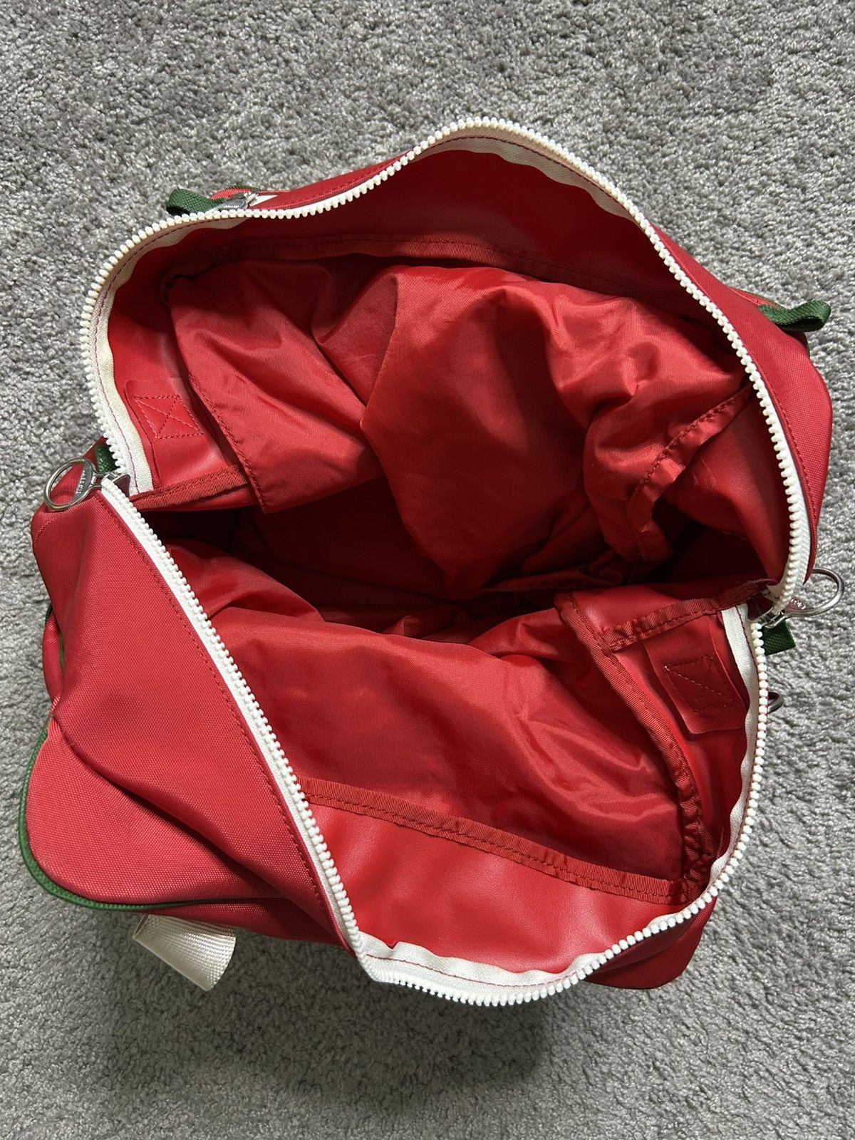 Lacoste Lacoste Nylon Retro Sport Bag Poppy Red Patch Size ONE SIZE - 7 Thumbnail