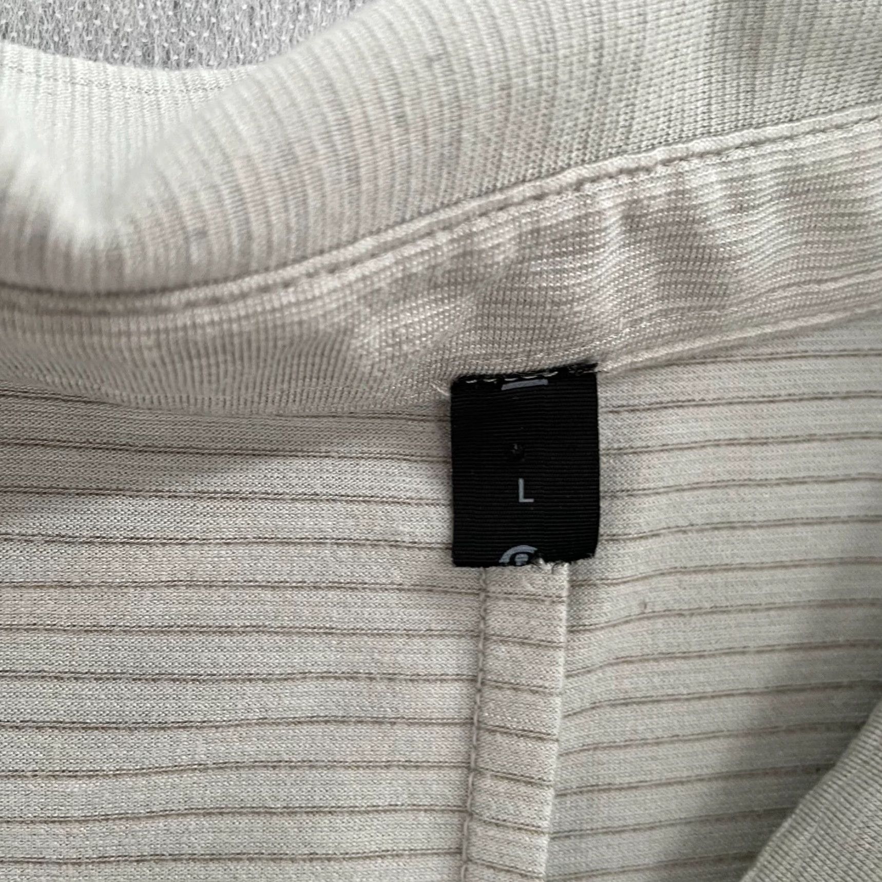 Lululemon VINTAGE Lululemon Polo Shirt Men Large Gray Tech Short Sleeve Activewear Logo 2010s Size US L / EU 52-54 / 3 - 6 Thumbnail