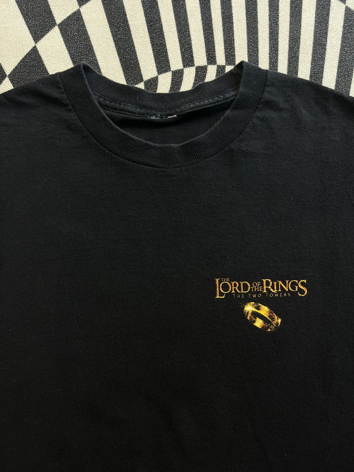 Vintage Vintage The Lord of The Rings The Two Towers 2002’s Tshirt Size US XL / EU 56 / 4 - 9 Thumbnail