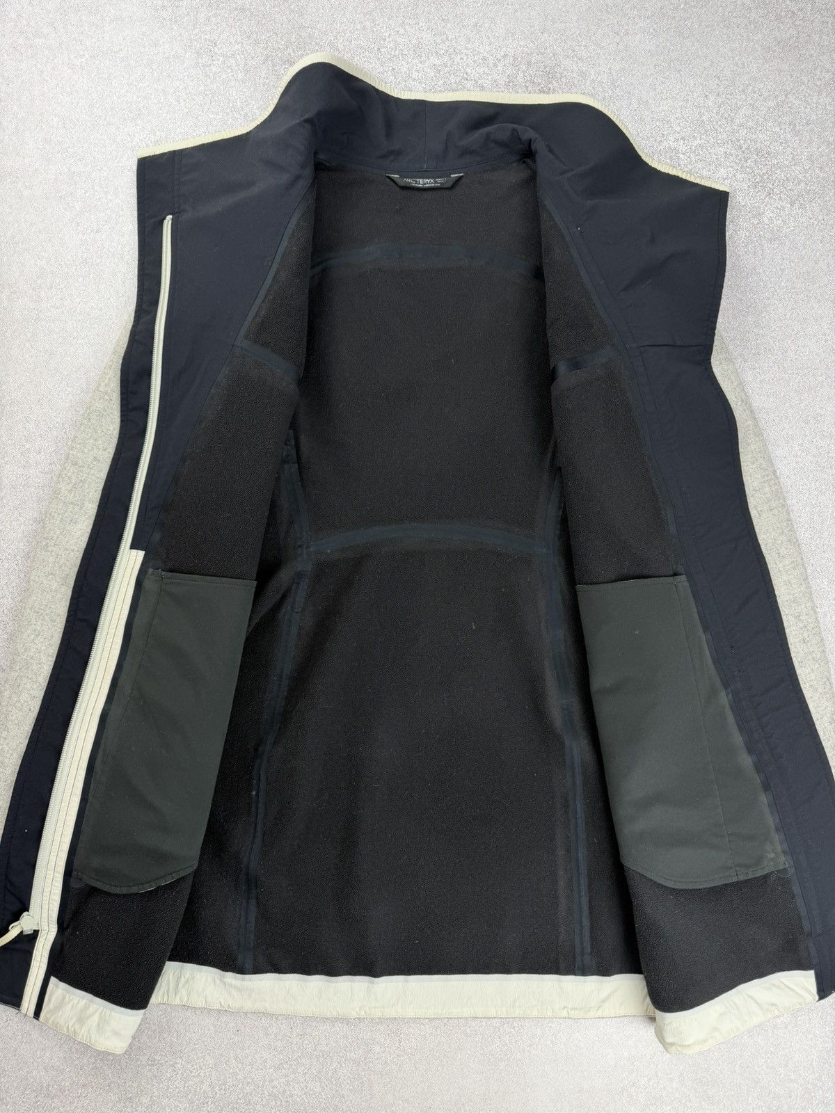 Arc'teryx Arcteryx Women’s Wool Coat Jacket Size S Size S / US 4 / IT 40 - 13 Thumbnail