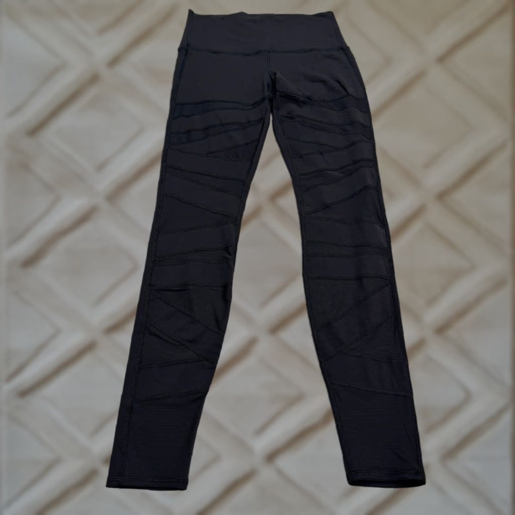Lululemon Lululemon Women's Leggings Activewear High Rise Compression Black size 8 Athleisure Yoga Running Size 30" / US 8 / IT 44 - 1 Thumbnail