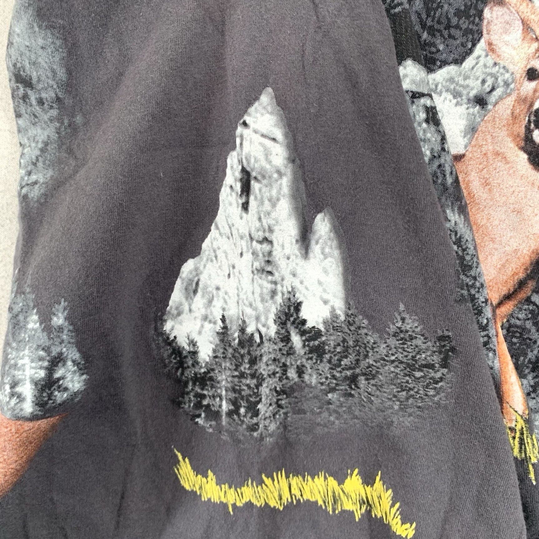 Vintage VINTAGE Trau & Loevner Men’s Short Sleeve T-Shirt Animal Print Deer Mountains Nature Gray Large Size US 33 - 4 Thumbnail
