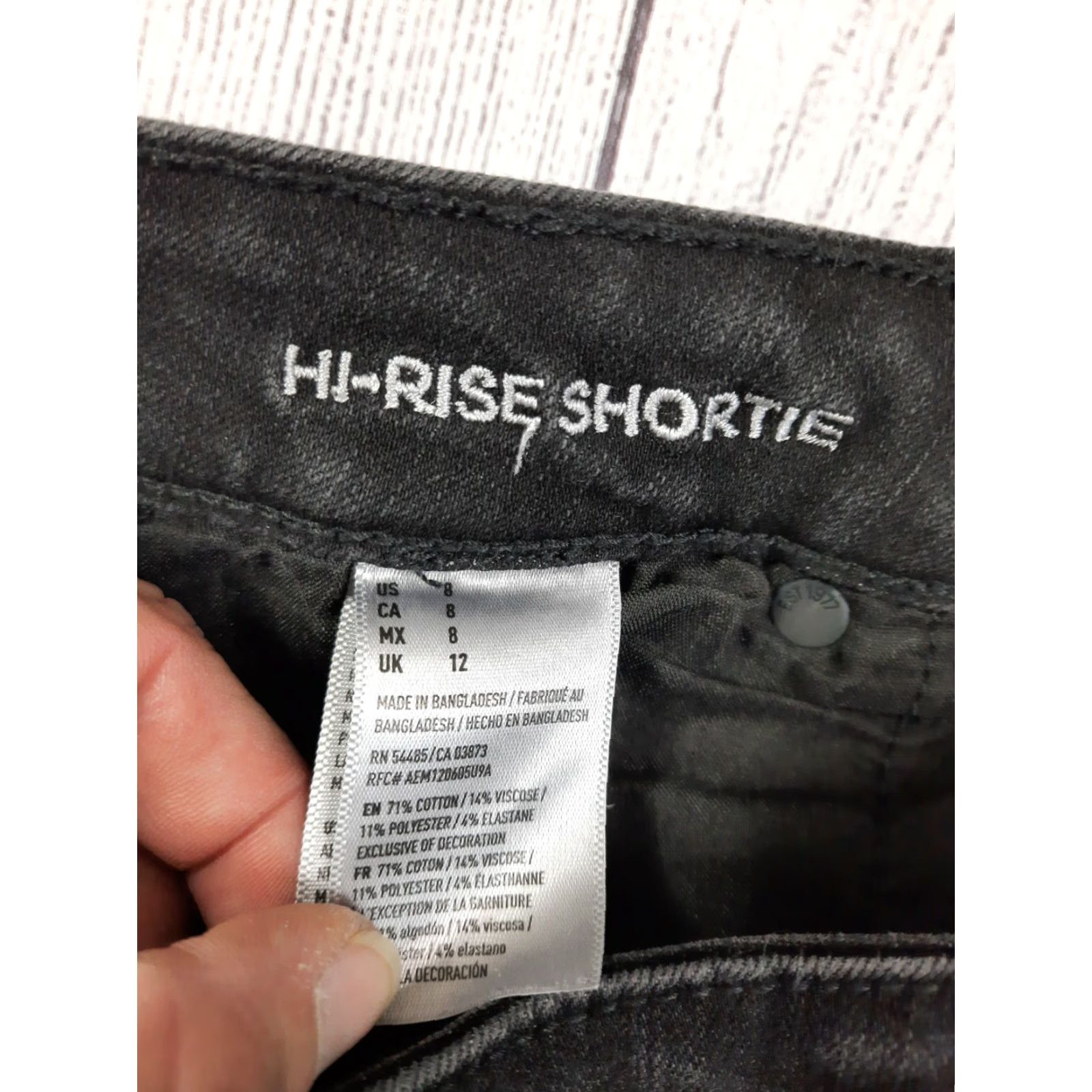 American Eagle Outfitters AMERICAN EAGLE WOMEN SIZE 8 HIGH RISE SHORTIE SUPER STRETCH BLACK JEAN SHORTS SHORTIE Cut-Off Stretch Jeans Womens Size 30" / US 8 / IT 44 - 4 Thumbnail