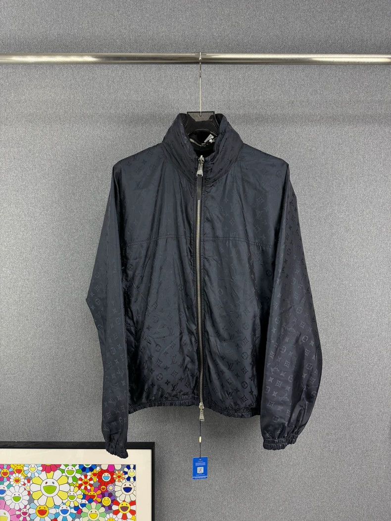 Louis Vuitton Louis Vuitton Dark full print reversible assault jacket Size US M / EU 48-50 / 2 - 1 Thumbnail