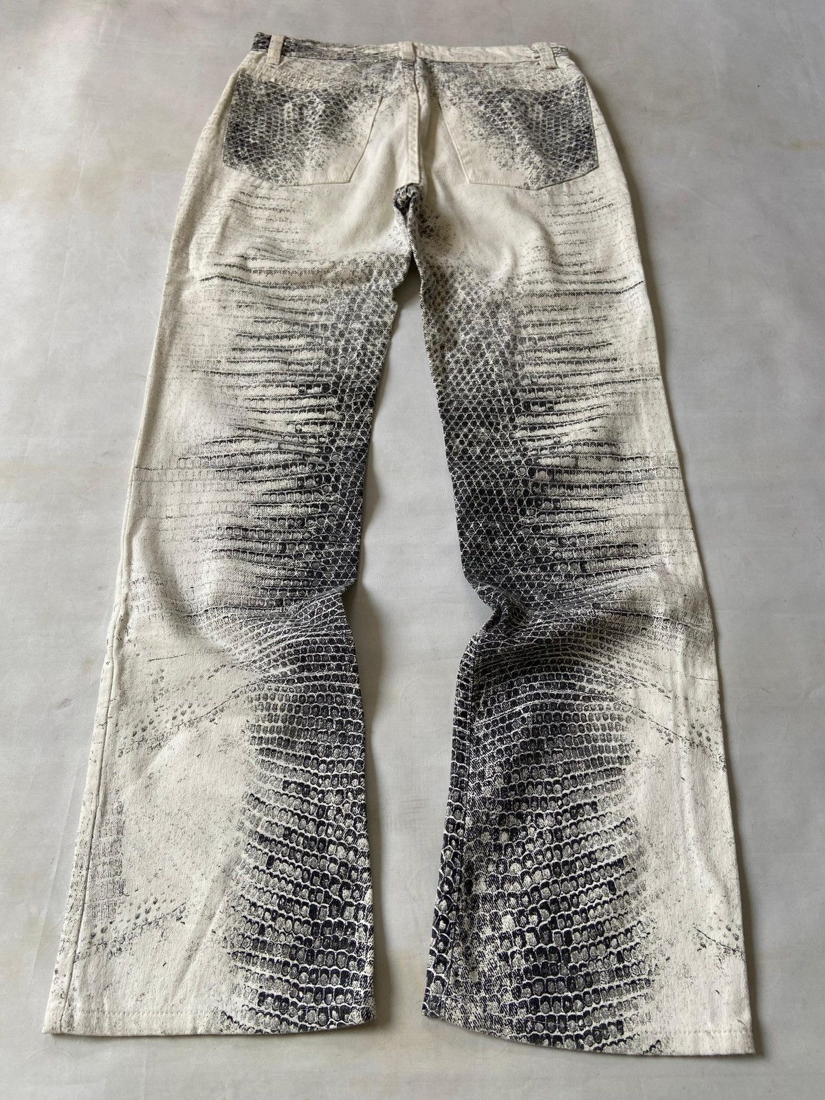 Roberto Cavalli Roberto Cavalli Python Snake Print Jeans Flared Size 25" / US 0 / IT 36 - 2 Thumbnail