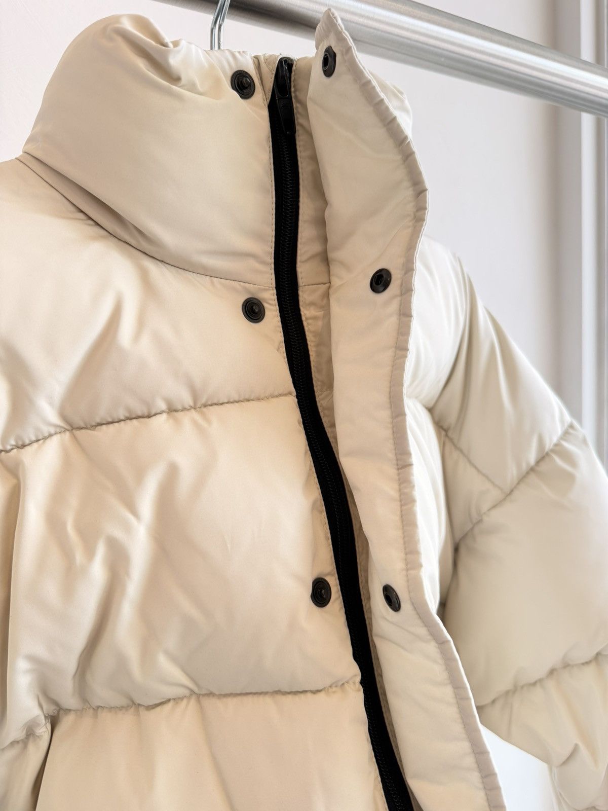 Balenciaga NWT Balenciaga Beige Down BB Logo Cropped Puffer Jacket FR38 Size S / US 4 / IT 40 - 3 Thumbnail