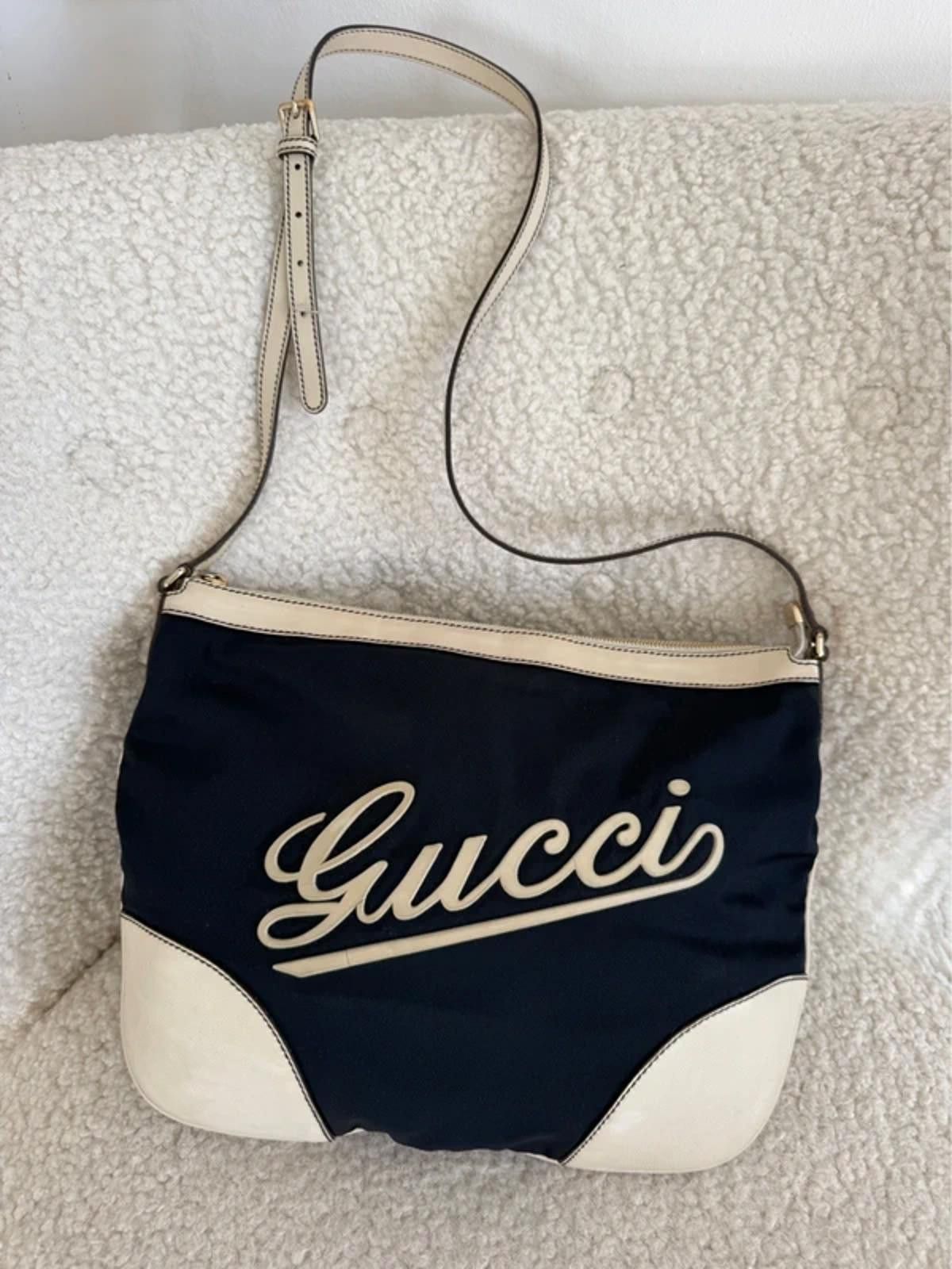 Gucci Gucci Script Logo Shoulder / Crossbody Bag Size ONE SIZE - 1 Thumbnail