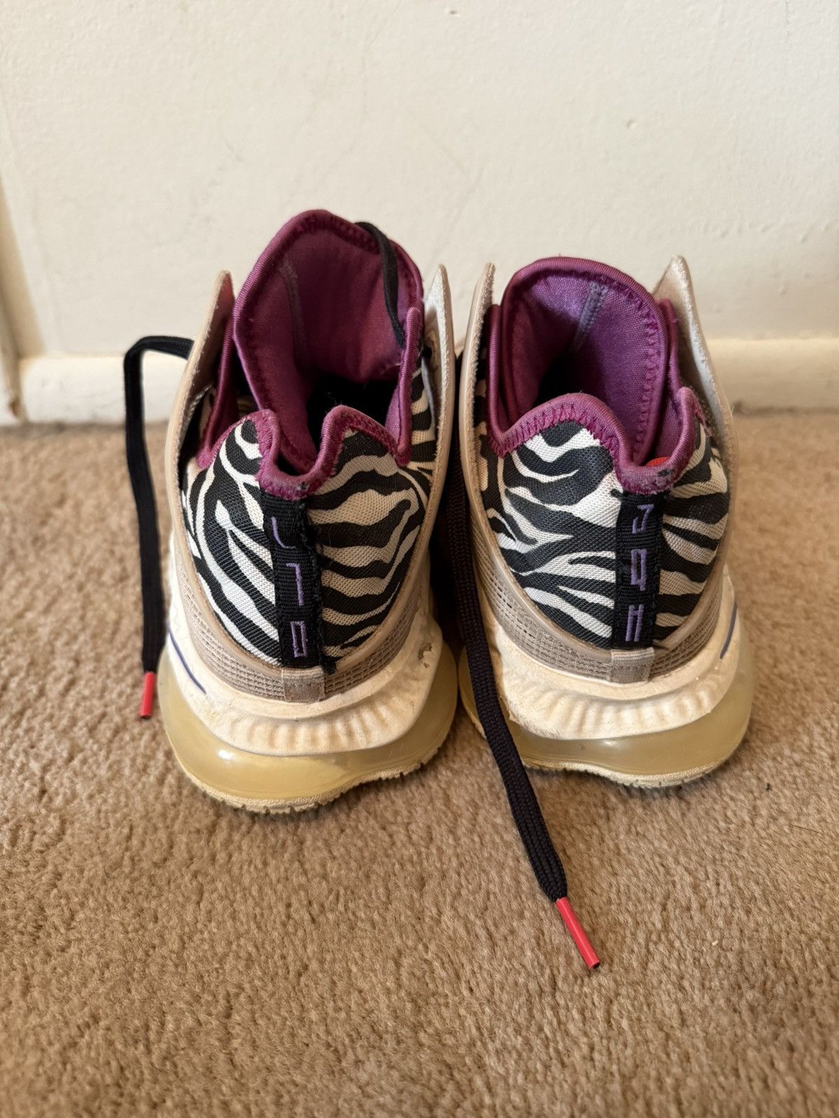 Nike Nike LeBron 19 Low Safari Size US 8 / EU 41 - 4 Thumbnail