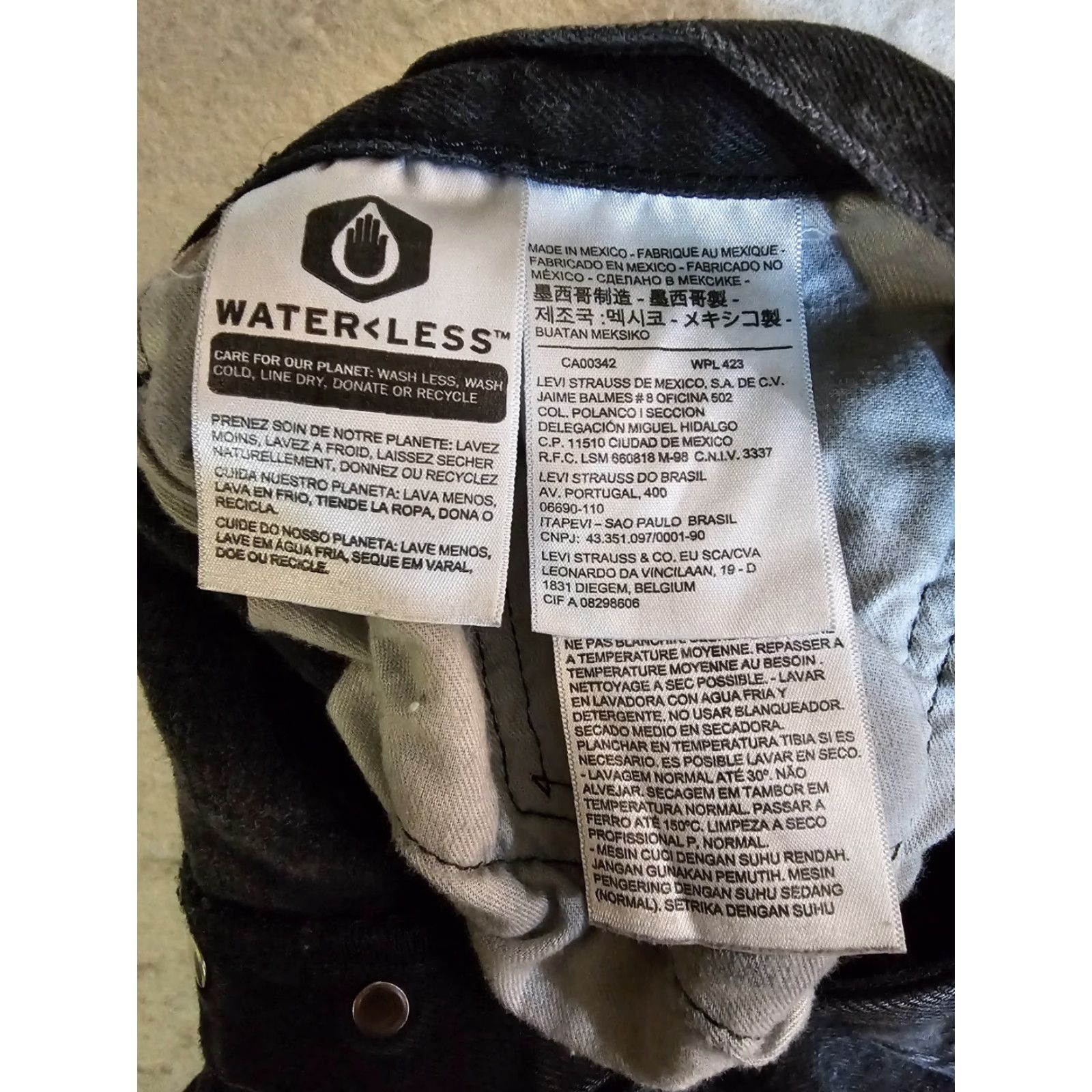 Levi's VINTAGE Levi's 501 XX Jeans Black Cotton Denim Button Fly 44x32 Men's Regular 90s Vintage 501 Series Block Pattern Solid Charcoal Wash Size US 44 / EU 60 - 6 Thumbnail