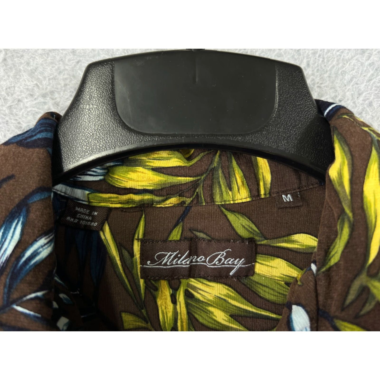 Vintage Milano Bay Shirt Mens Medium Brown Floral Palm Leaf Hawaiian Rayon Blend Size US M / EU 48-50 / 2 - 3 Thumbnail