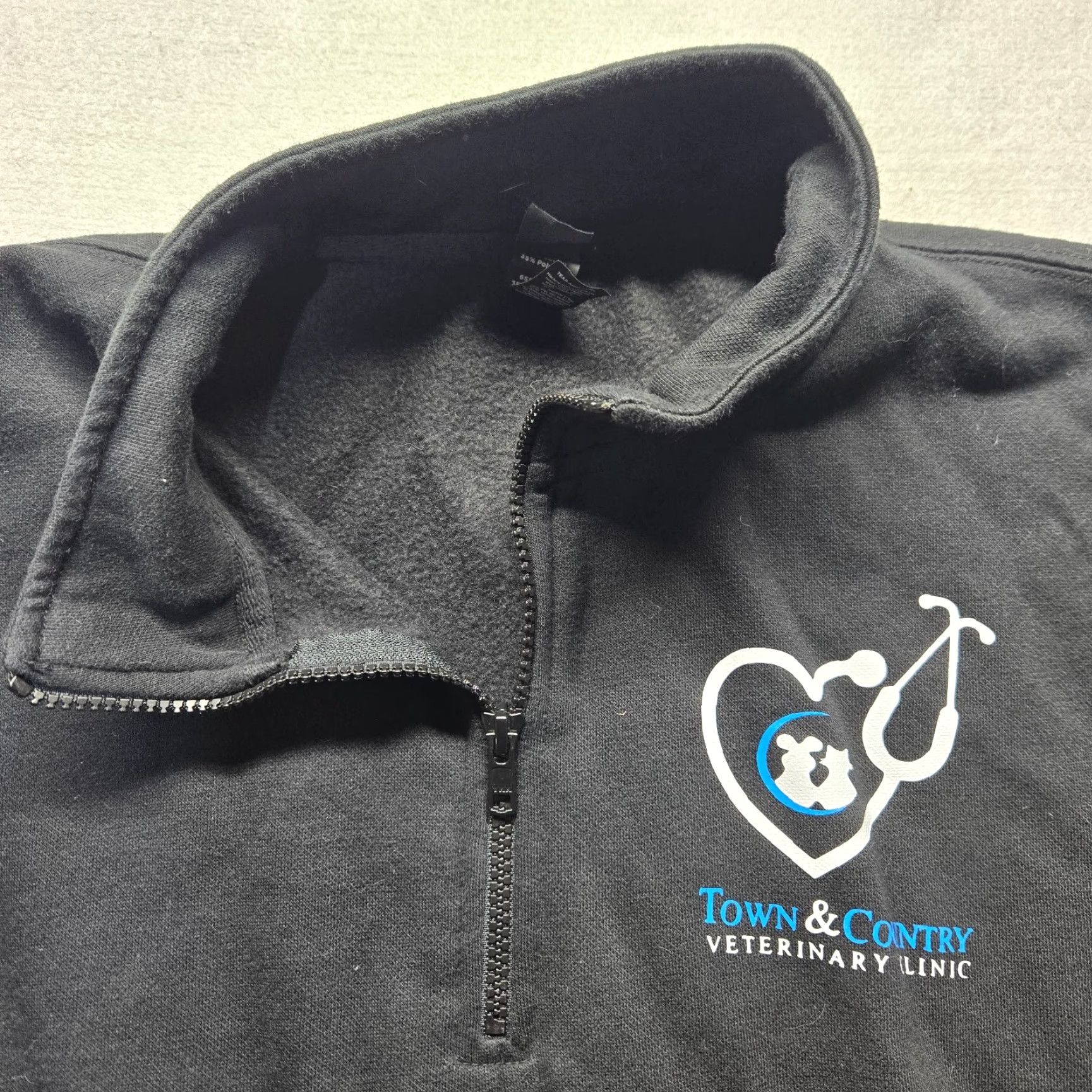 Vintage VINTAGE Town & Country Veterinary Sweater Unisex Adults XL Black Logo Casual 90s Men Size US XL / EU 56 / 4 - 3 Thumbnail