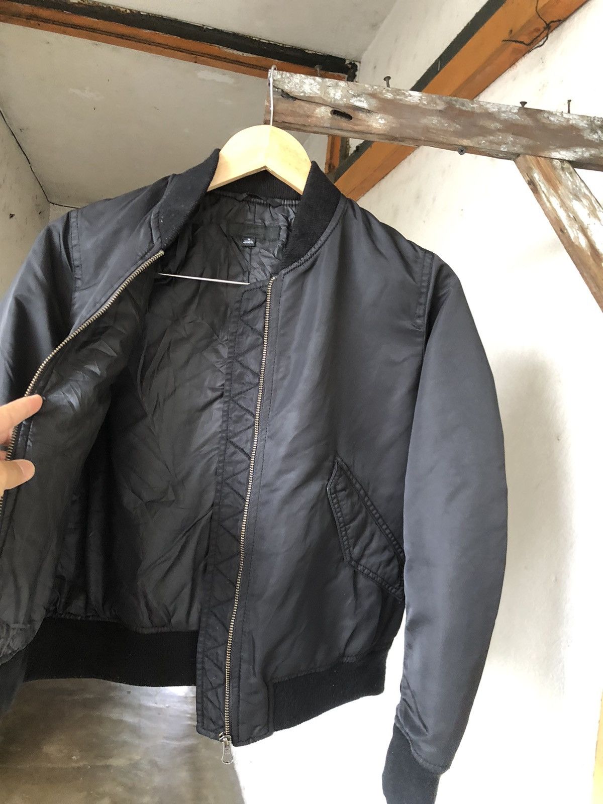 Japanese Brand 🏴 Vintage Uniqlo Black Minimalist Bomber Jacket Size M / US 6-8 / IT 42-44 - 13 Thumbnail
