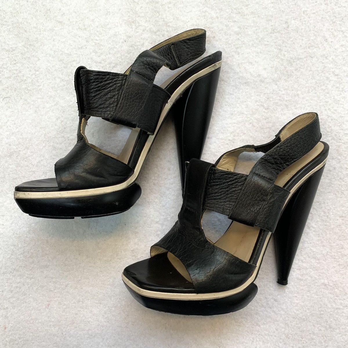 Balenciaga 2000s BaIenciaga Black Leather Platform Heels Size US 7.5 / IT 37.5 - 8 Thumbnail
