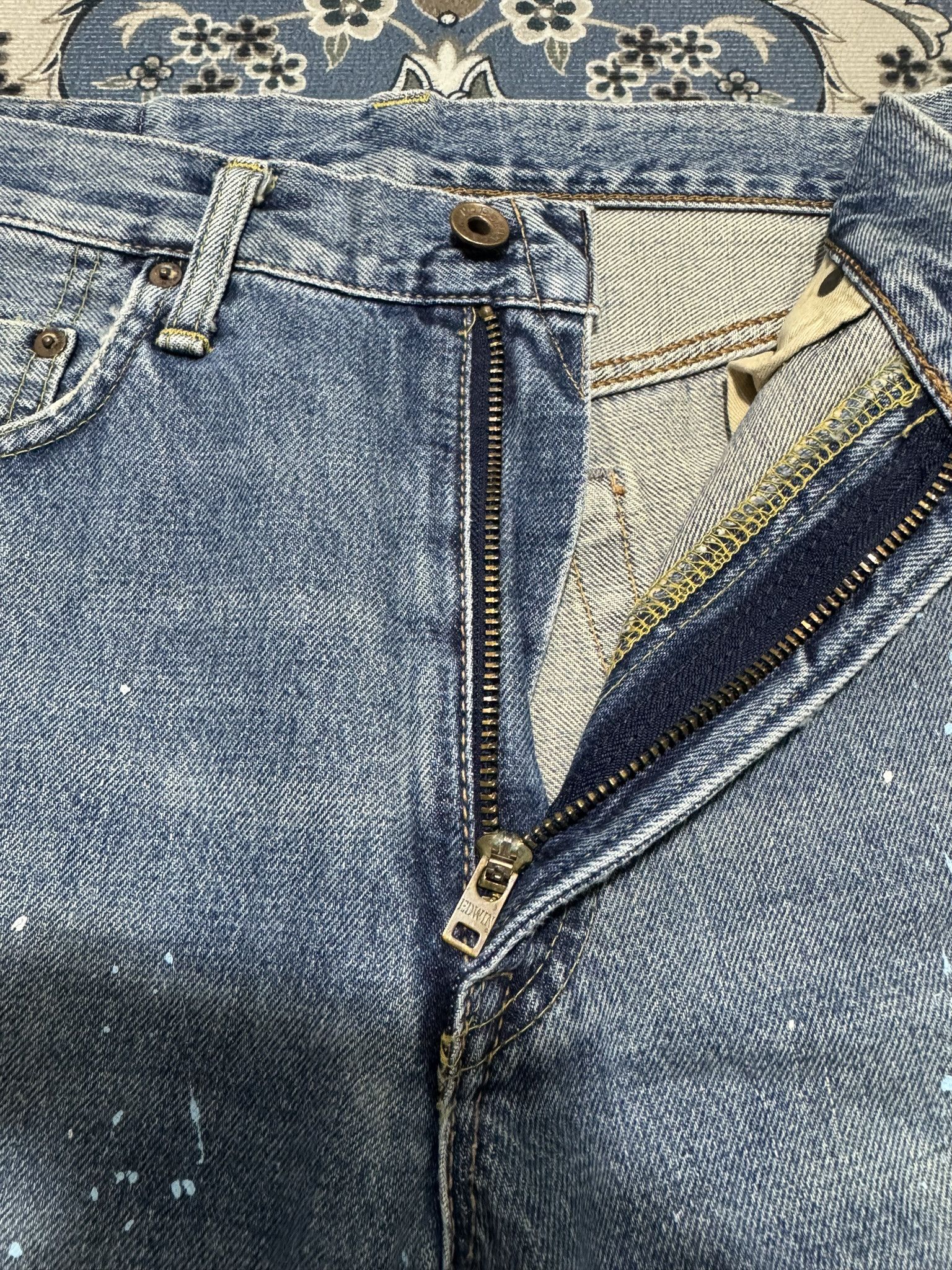 20471120 × Beauty Beast × Japanese Brand Vintage Edwin 505XX Selvadge Red Line Painted Jeans Pop Art Size US 29 - 8 Thumbnail