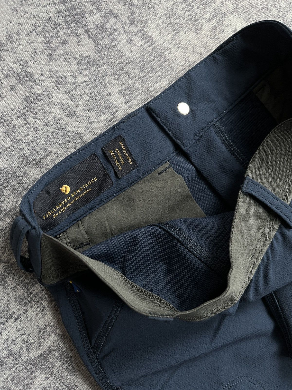 Fjallraven FJALLRAVEN BERGTAGEN TROUSER PANTS Size US 27 - 13 Thumbnail