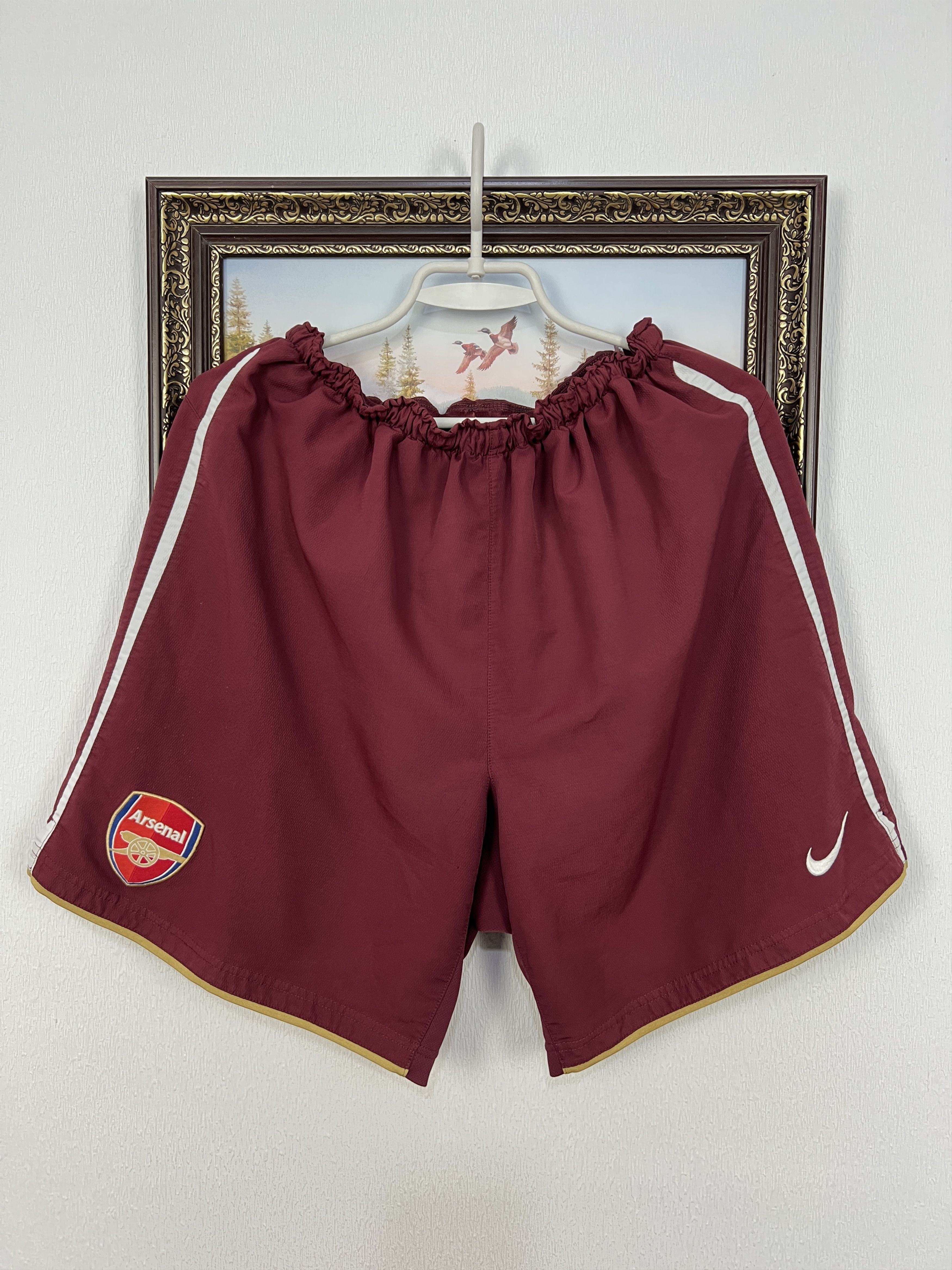 Nike Vintage Nike Arsenal Football Shorts Burgundy Highbury L Size US 34 / EU 50 - 1 Thumbnail