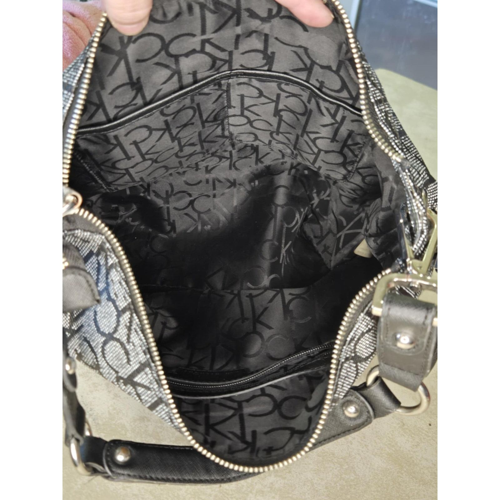 Calvin Klein Calvin Klein monogram logo faux leather gray and black hobo Size ONE SIZE - 3 Thumbnail