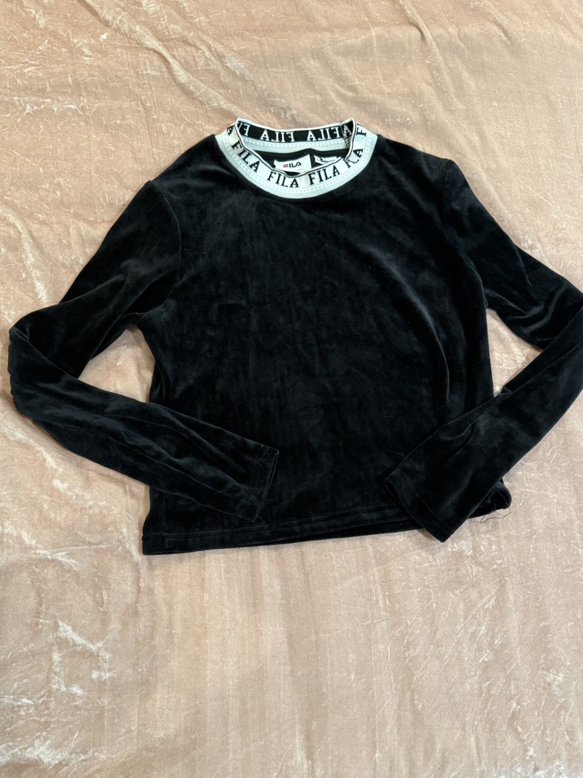 Fila Fila Black Velvet Velour Long Sleeve Top Size M / US 6-8 / IT 42-44 - 1 Thumbnail