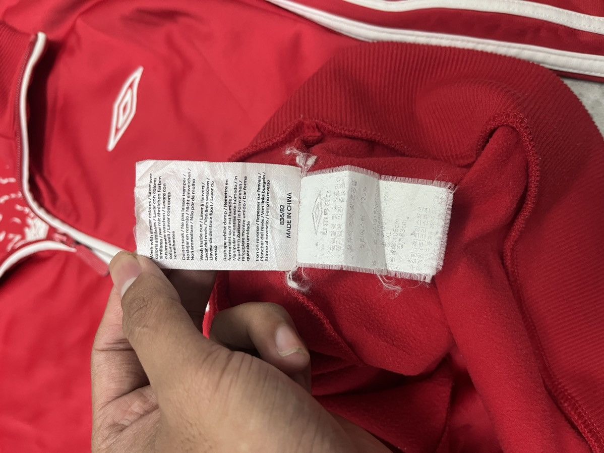 Umbro Vtg Y2k Umbro Tracktop Size US L / EU 52-54 / 3 - 11 Thumbnail