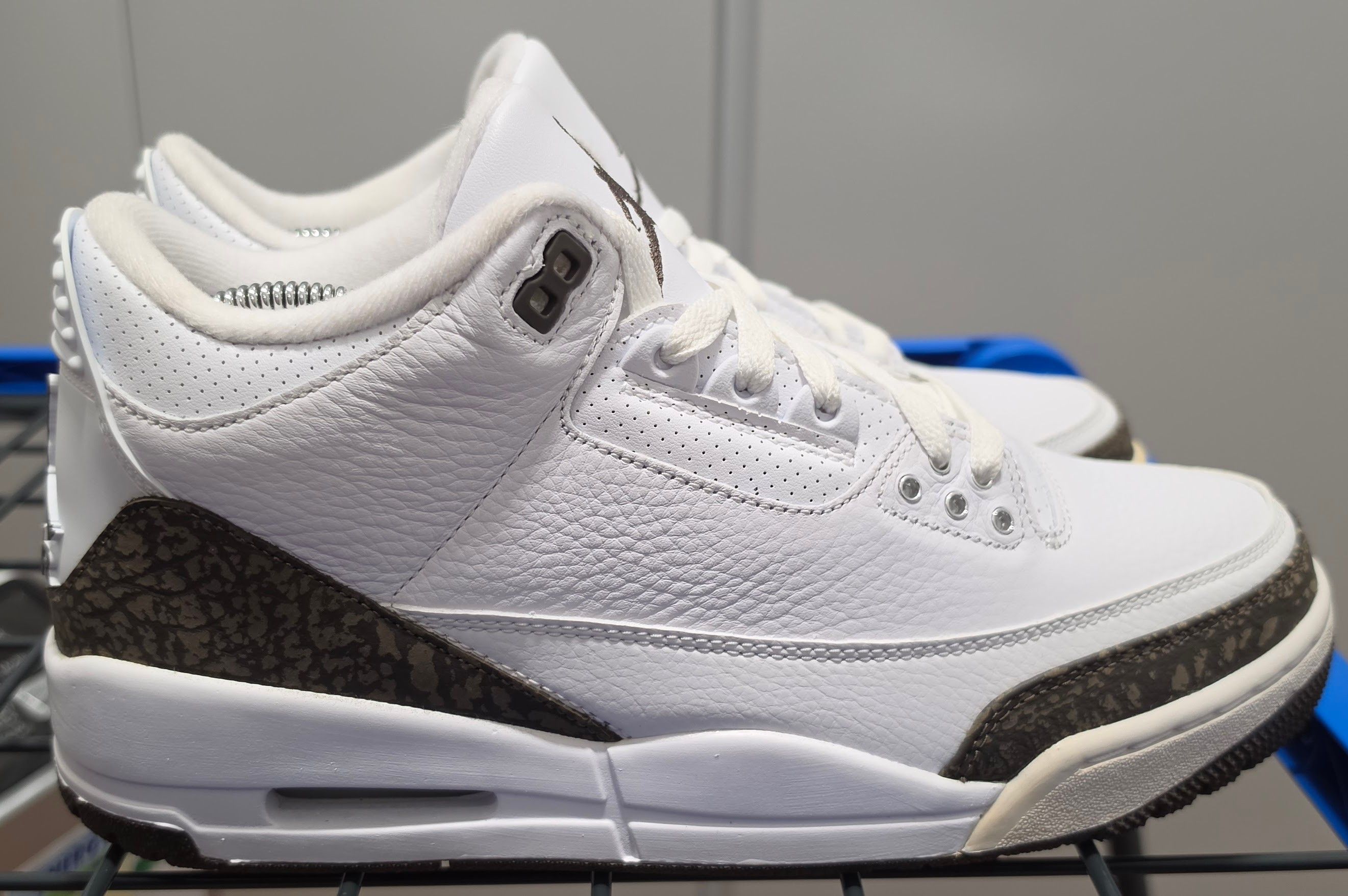 Jordan Brand Jordan 3 Retro Mocha 2018 (US 9.5) Size US 9.5 / EU 42-43 - 2 Thumbnail