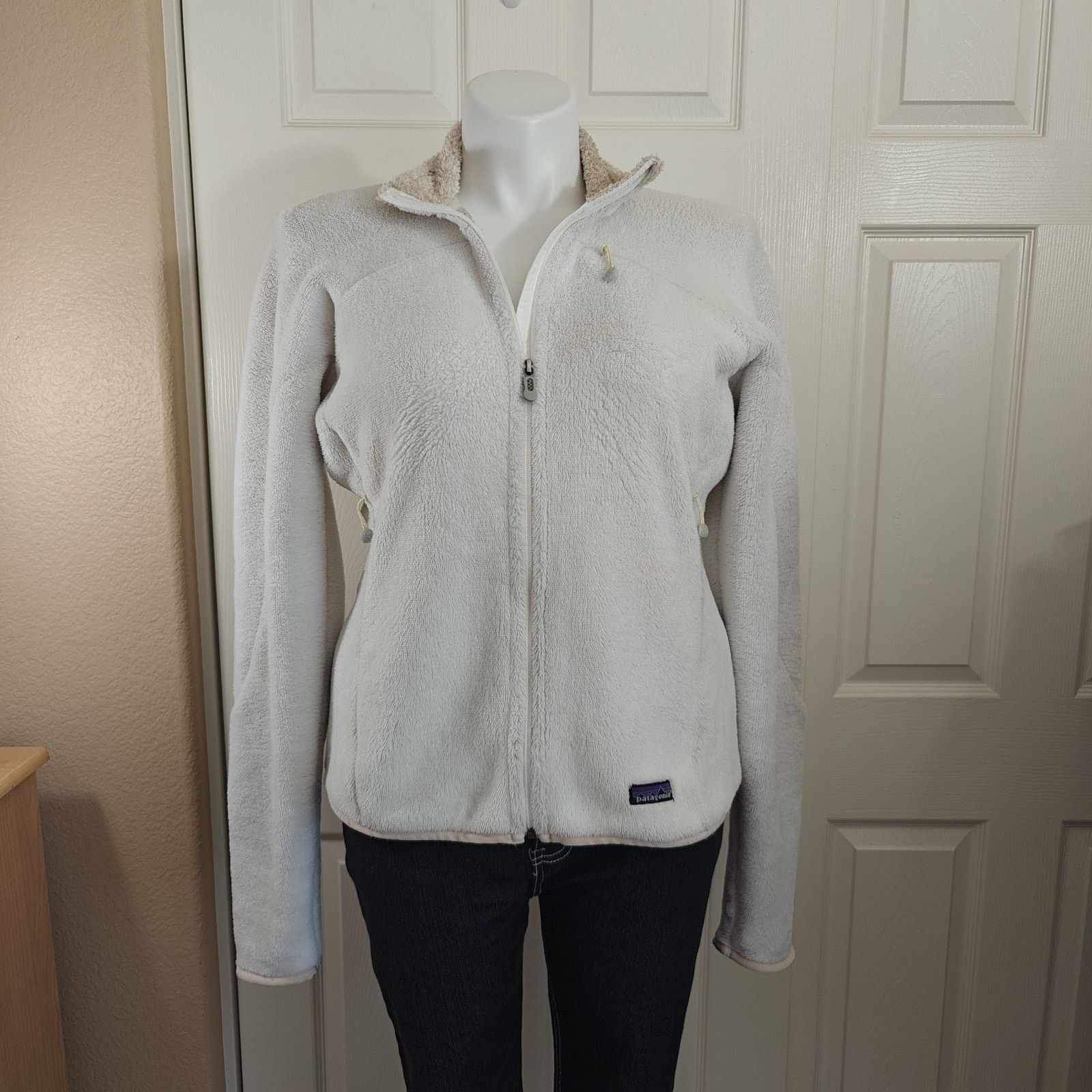 Patagonia W's Patagonia Cream Regulator R4 Fleece Jacket sz L Size L / US 10 / IT 46 - 1 Thumbnail
