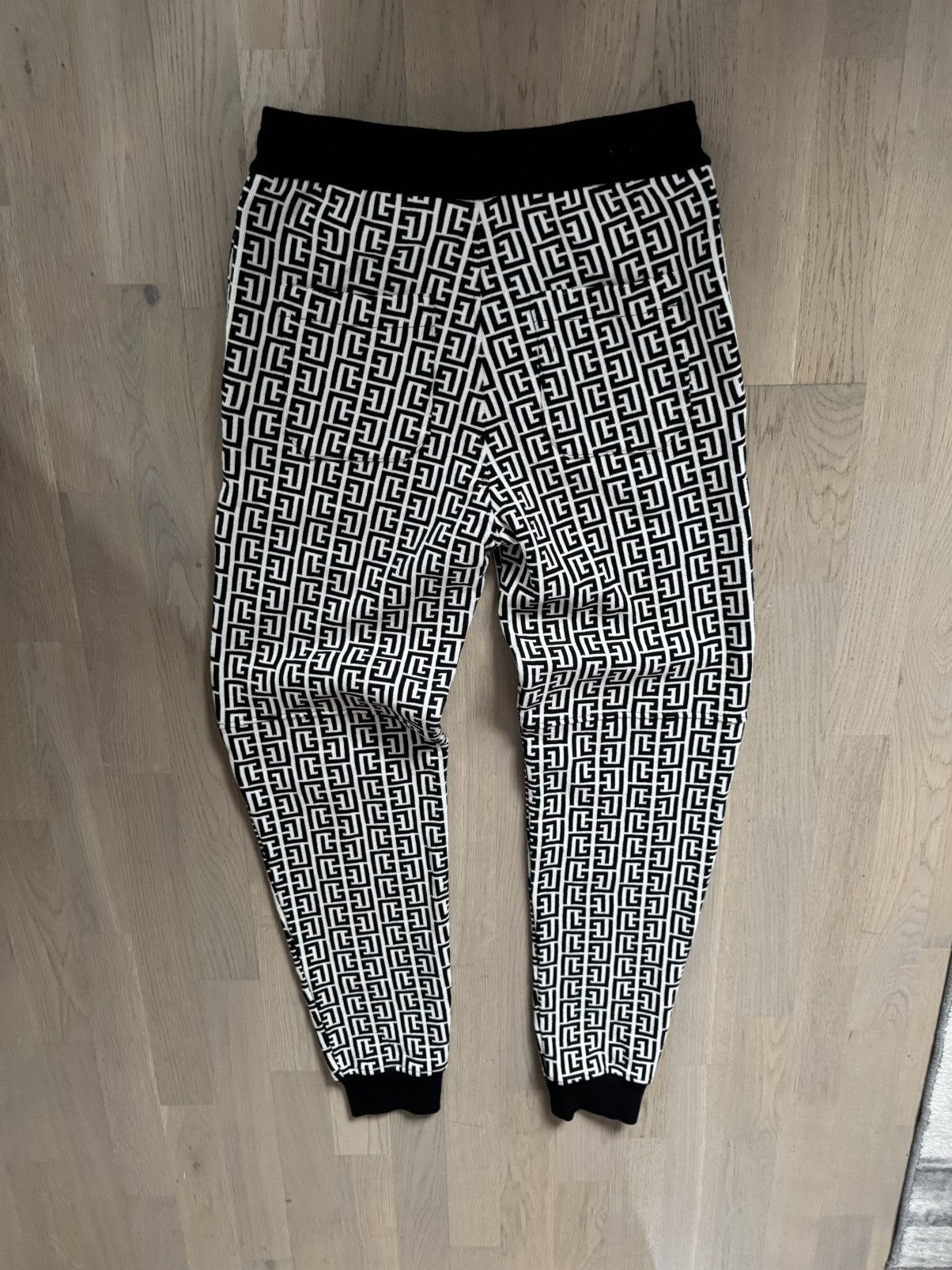 Balmain BALMAIN joggers sz S SEE REAL TAPE MEASUREMENTS IN PHOTOS Size US 29 - 9 Thumbnail