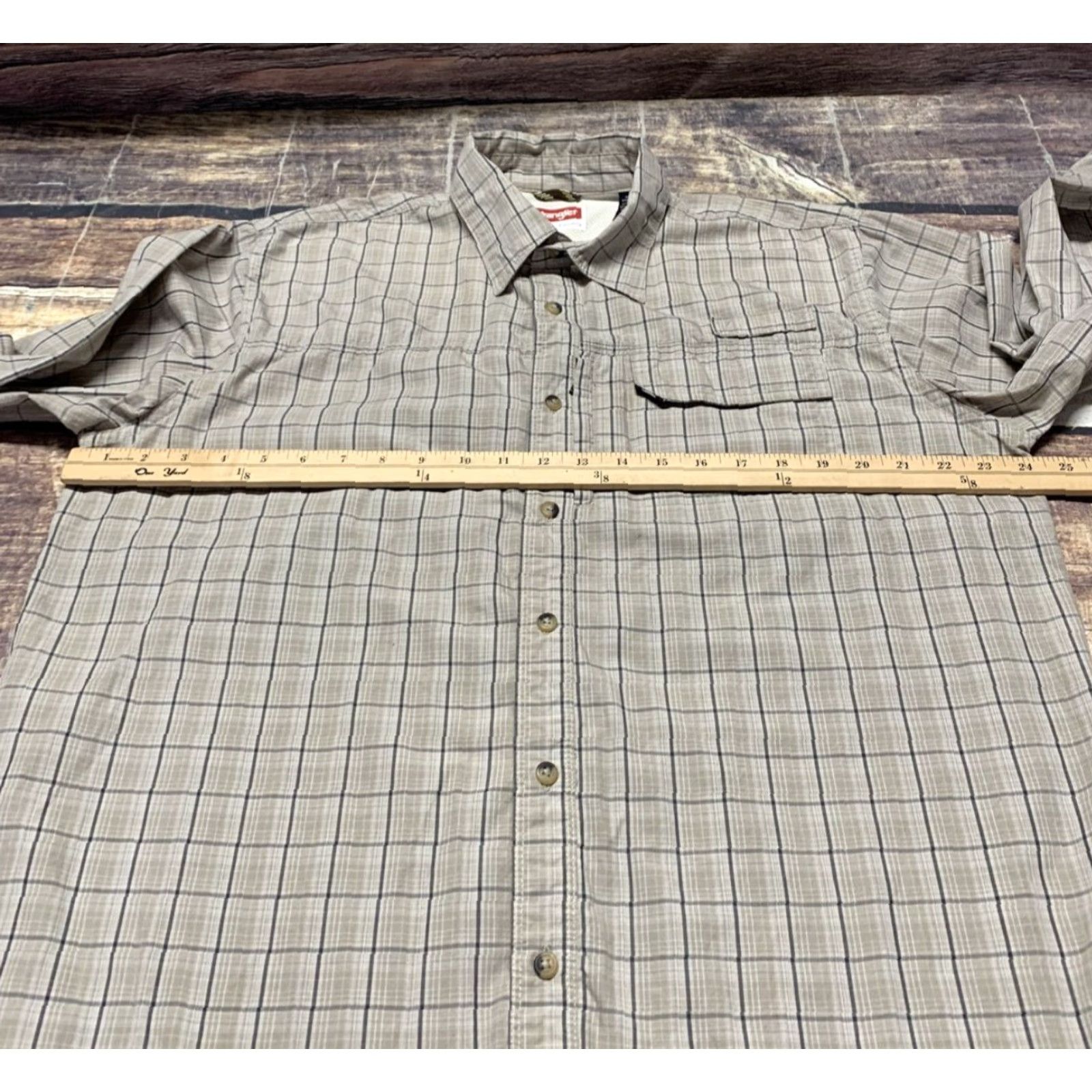 Wrangler Wrangler Mens Long Sleeve Shirt Tan Plaid Size Large Western Button-Down Cowboy Casual Workwear Capable of Regular Fit by Wrangler Men Size US L / EU 52-54 / 3 - 4 Thumbnail