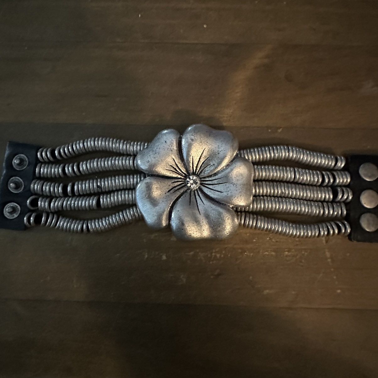 Other Large silver tone flower statement bracelet Size ONE SIZE - 5 Thumbnail