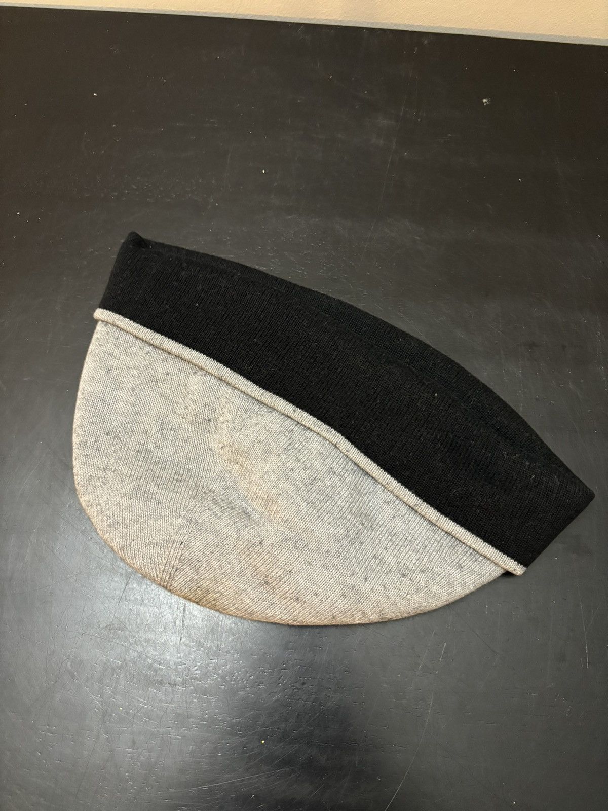 Givenchy Givenchy Wool Logo Beanie Black Grey Size ONE SIZE - 2 Thumbnail