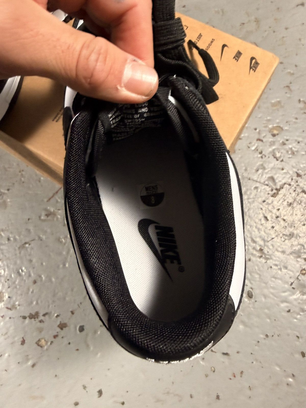 Nike Slightly Imperfect Nike Dunk Pandas Size US 8 / EU 41 - 12 Thumbnail