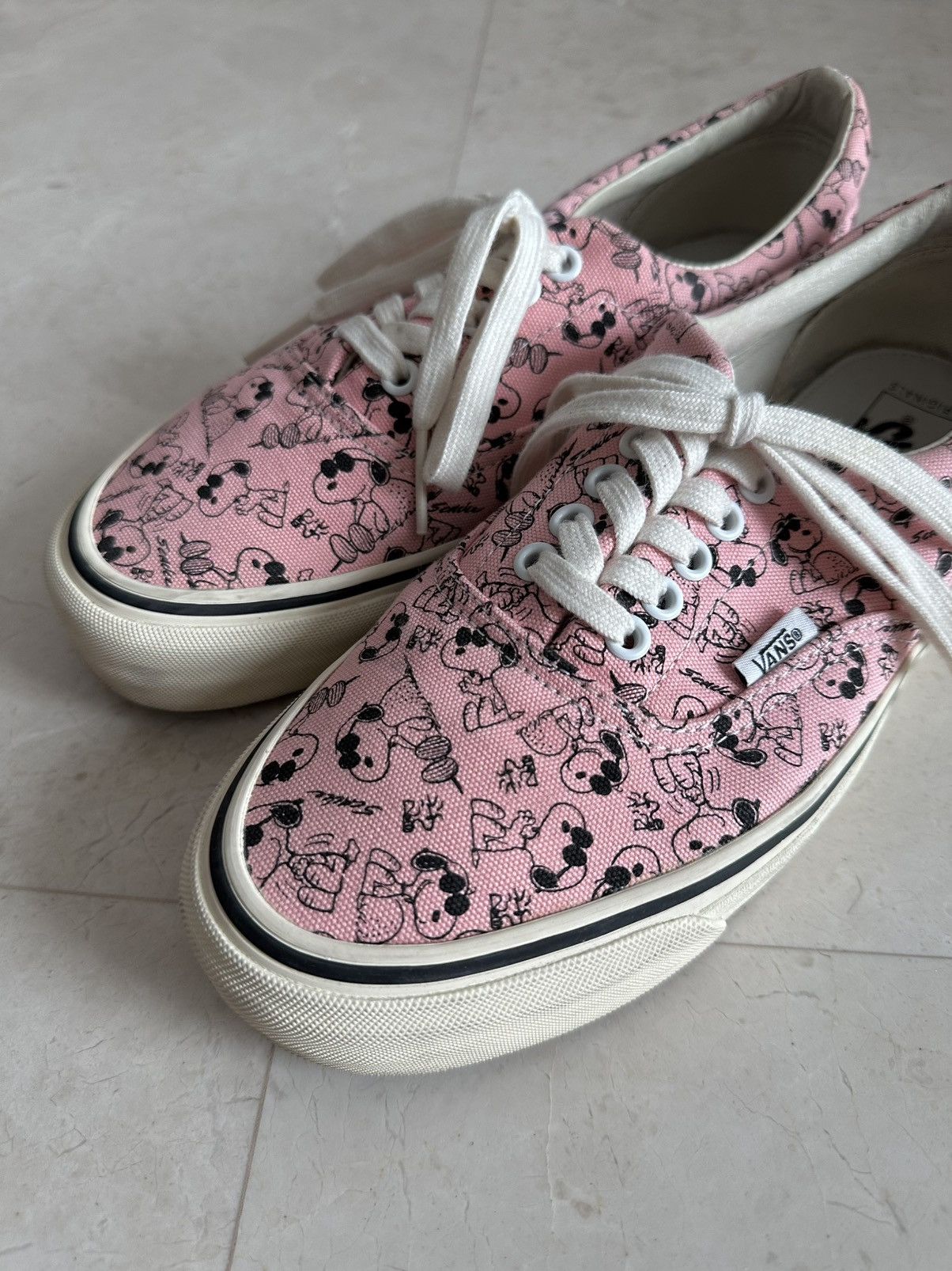 Peanuts × Vans Peanuts Snoopy OG Era LX Size US 9 / EU 42 - 5 Thumbnail