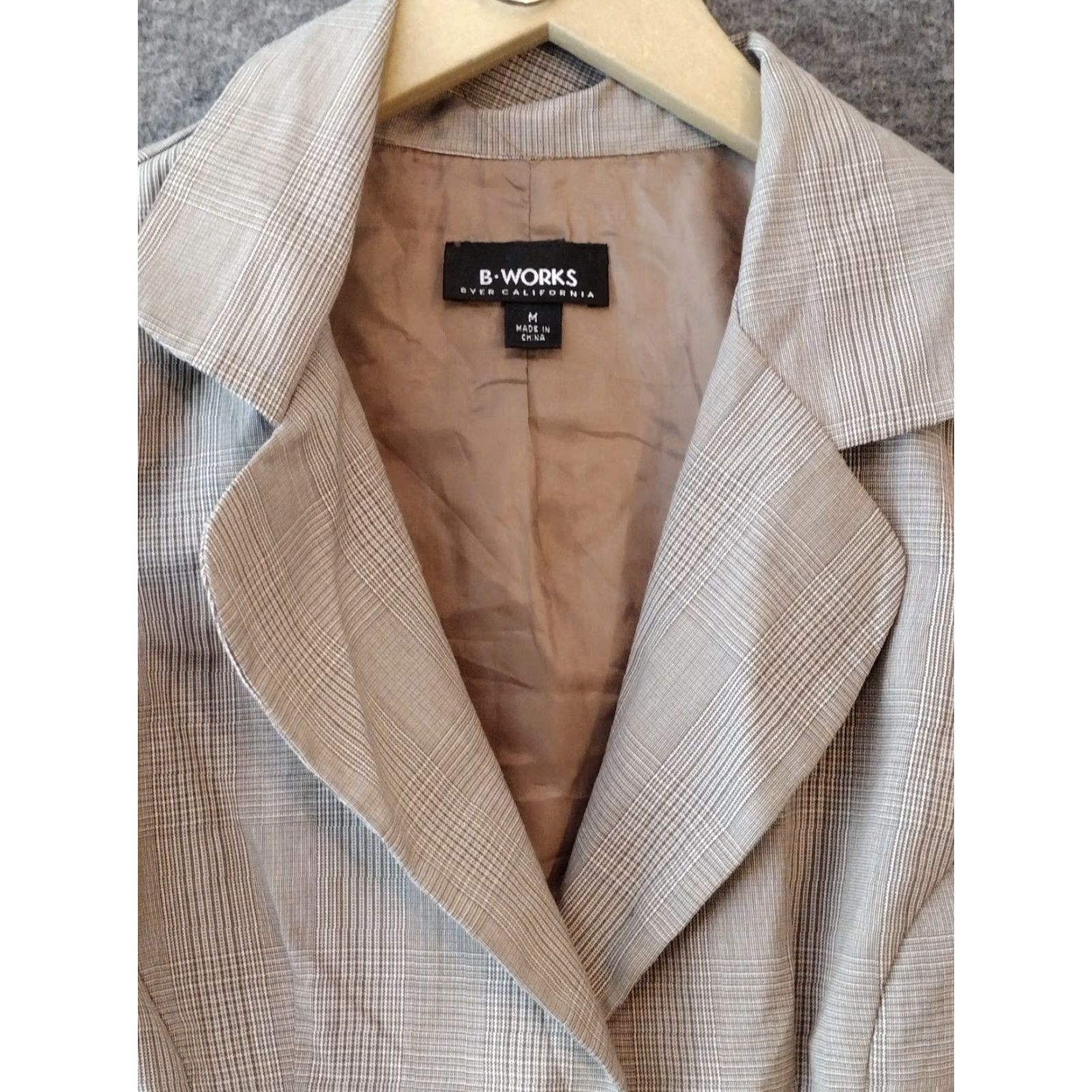 Vintage BYER WORKS Blazer Women's Beige Plaid Collared Short Sleeve Pockets Size M Size M / US 6-8 / IT 42-44 - 3 Thumbnail