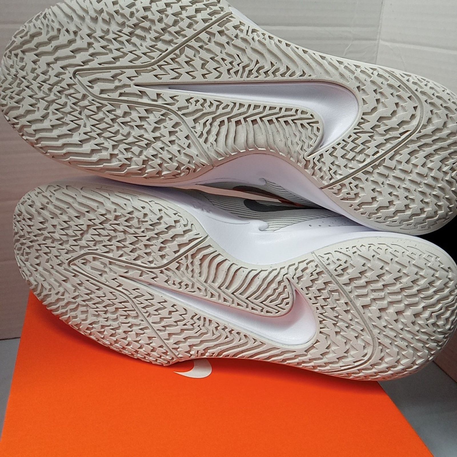 Nike Men’s 11.5 Nike Precision VII Basketball Sneaker White Grey Size US 11.5 / EU 44-45 - 7 Thumbnail