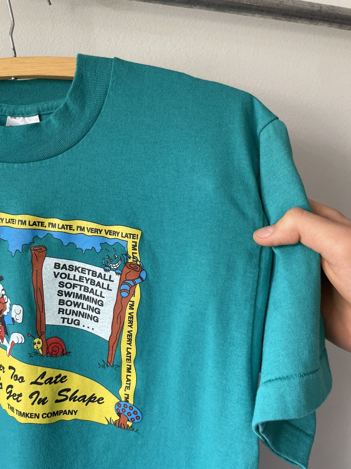 Fruit Of The Loom × Vintage Vintage 90s Alice in Wonderland I’m Late tee Size US M / EU 48-50 / 2 - 4 Thumbnail