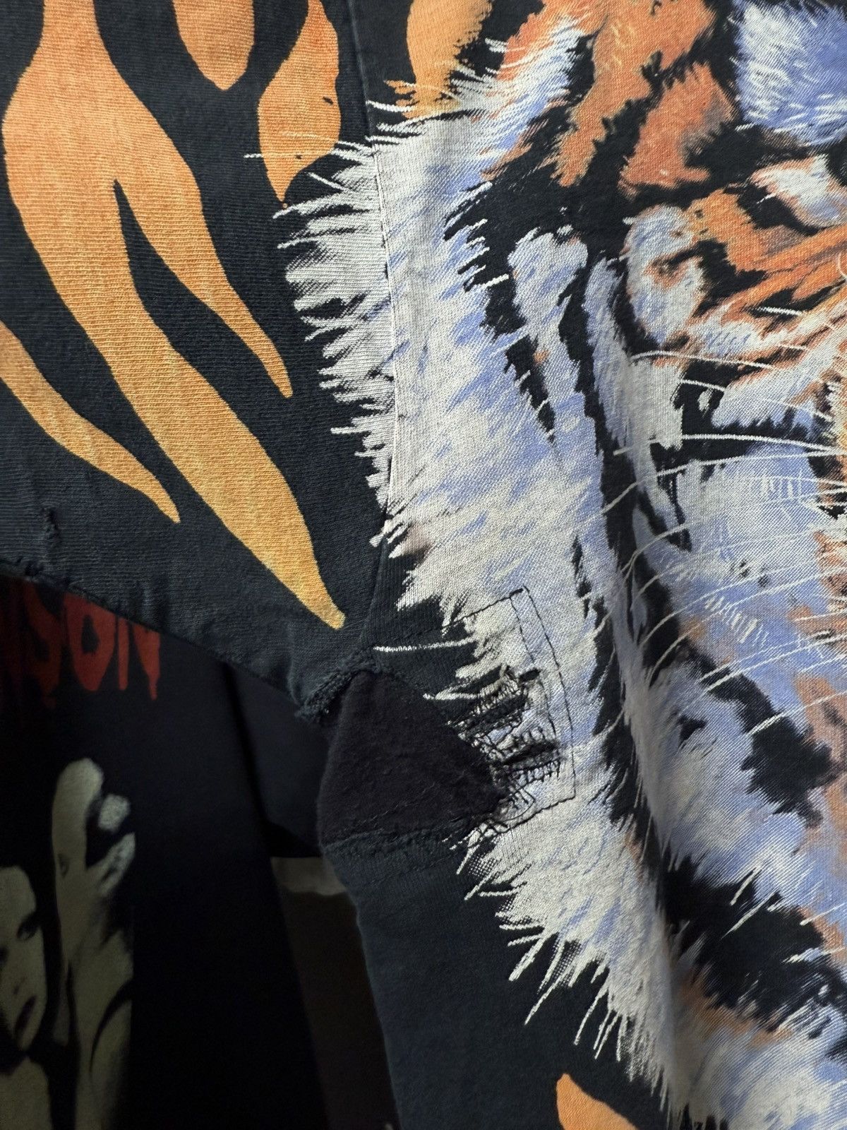 Vintage Vintage 90’s Tiger Liquid Blue T-Shirt Adult Size XLarge Size US XL / EU 56 / 4 - 9 Thumbnail