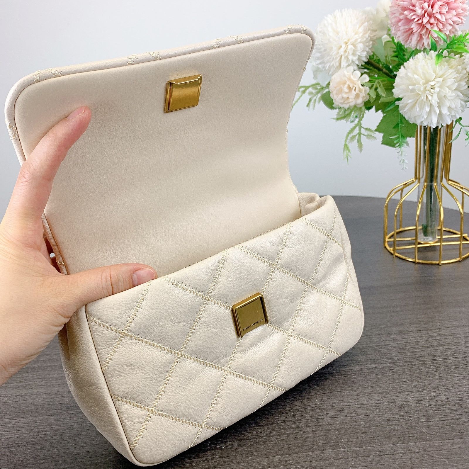 Tory Burch Tory Burch 153399 Willa Mini Top Handle Bag IN BRIE Size ONE SIZE - 7 Thumbnail