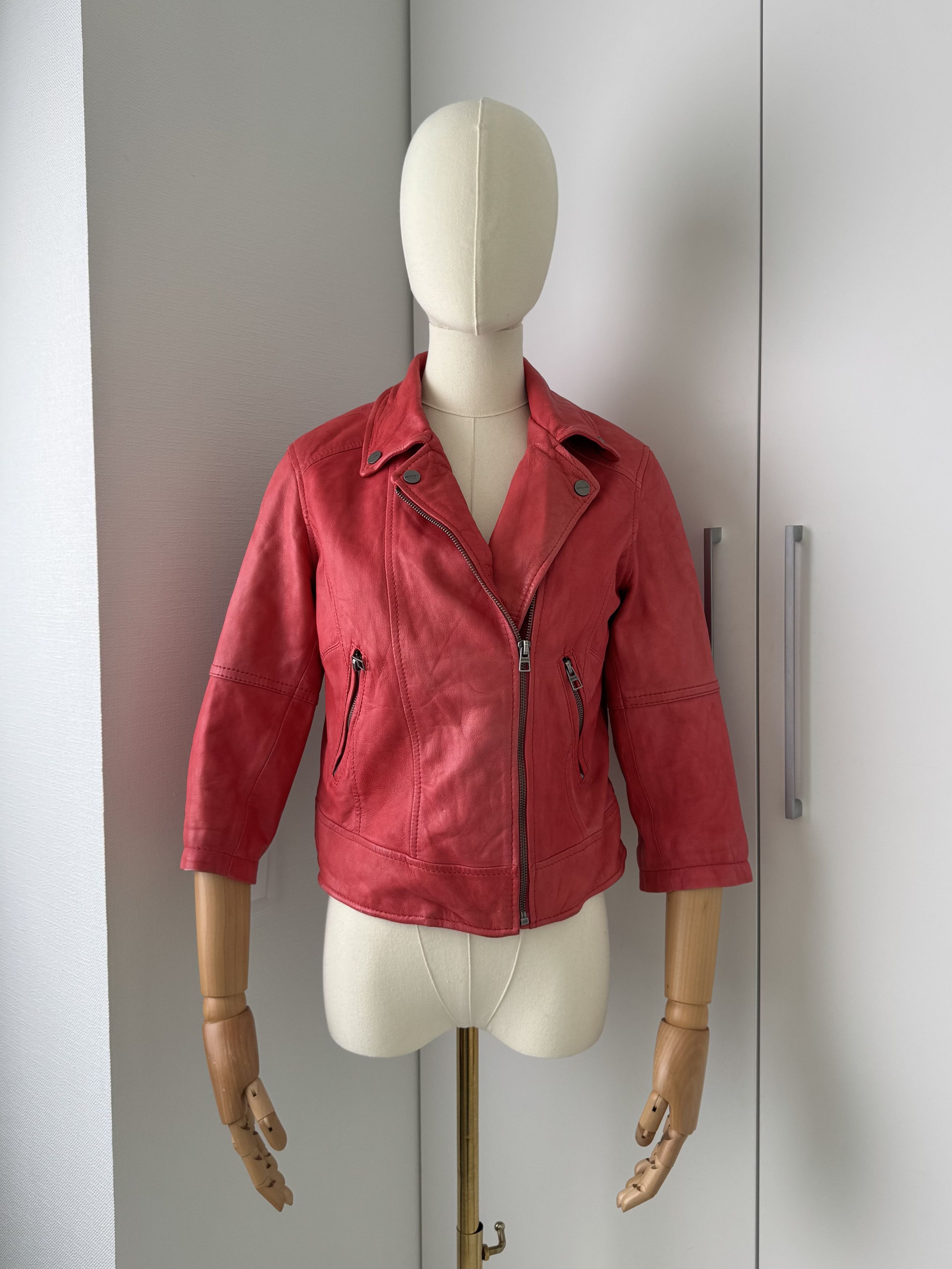 Leather Y2K Red Leather Biker Jacket Cropped Moto Zip Up Slim Fit Size XS / US 0-2 / IT 36-38 - 1 Thumbnail