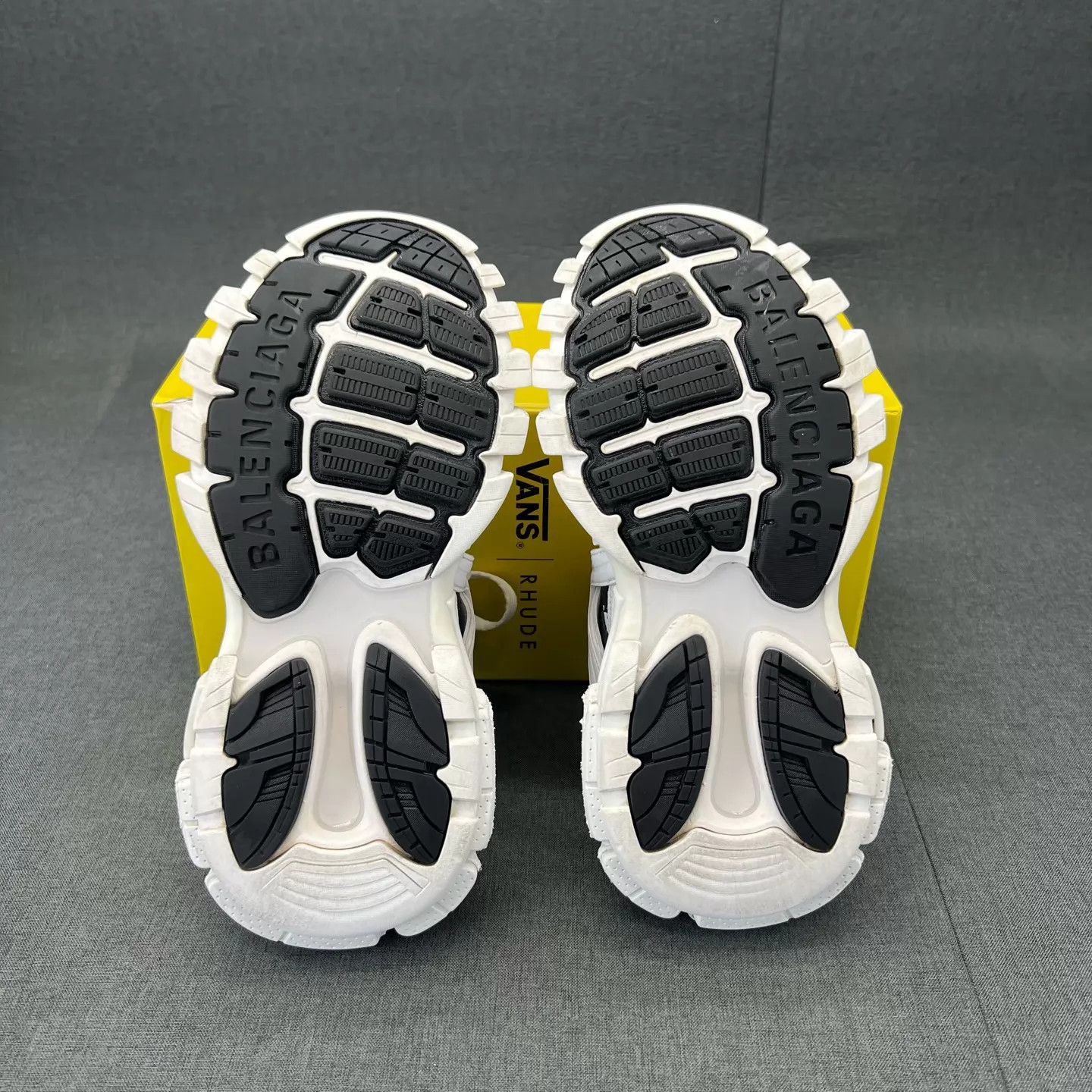 Balenciaga Balenciaga x Adidas Track Black White Size 36 Box Size US 6 / IT 36 - 4 Thumbnail