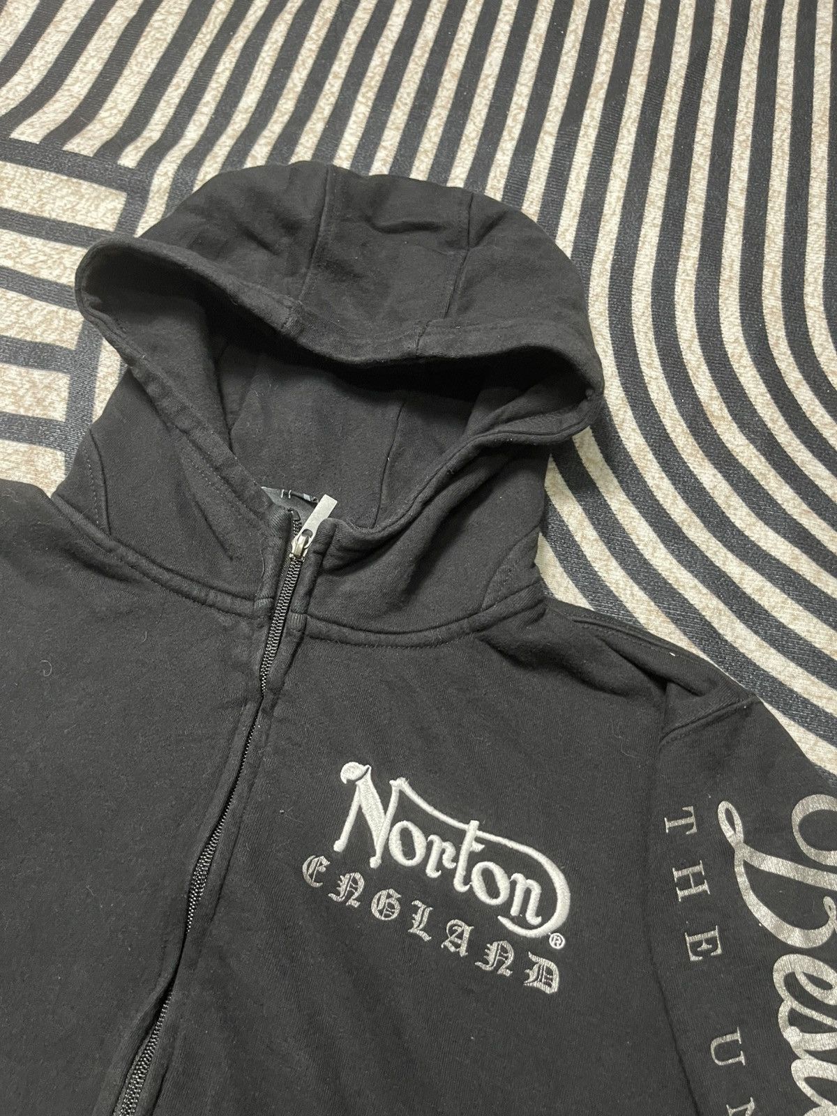 Norton 00s NORTON “BEST OF MACHINE” CHAMPIONS LONG STROKE HOODIE Size US M / EU 48-50 / 2 - 5 Thumbnail